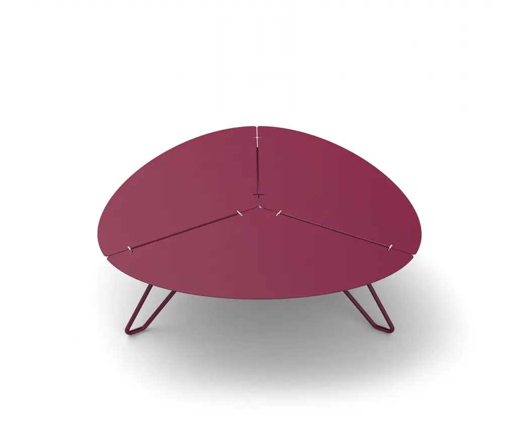 Matière Grise - Loo low triangular table