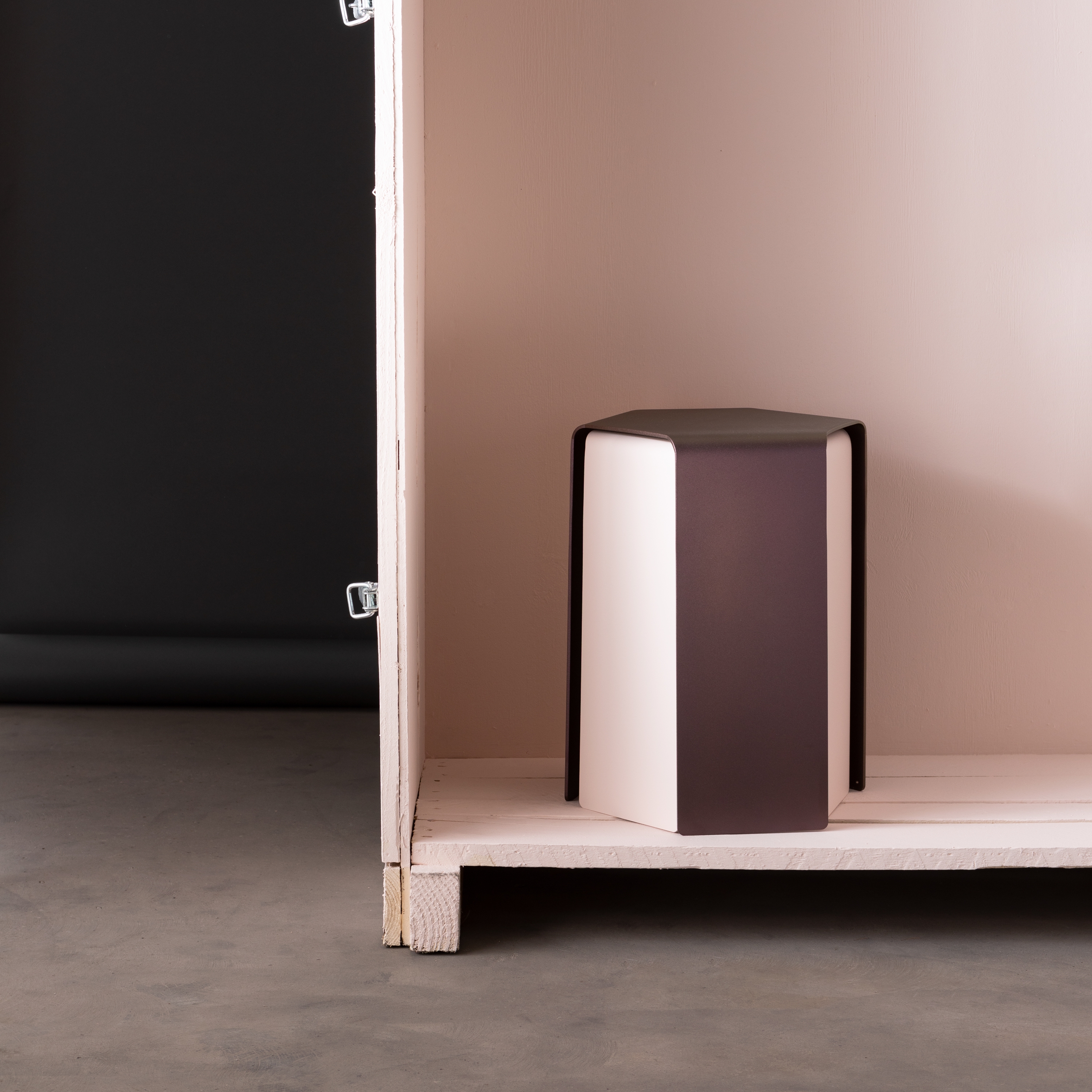 Mostrar el producto Ponant apilable mesa de centro del fabricante Matière Grise