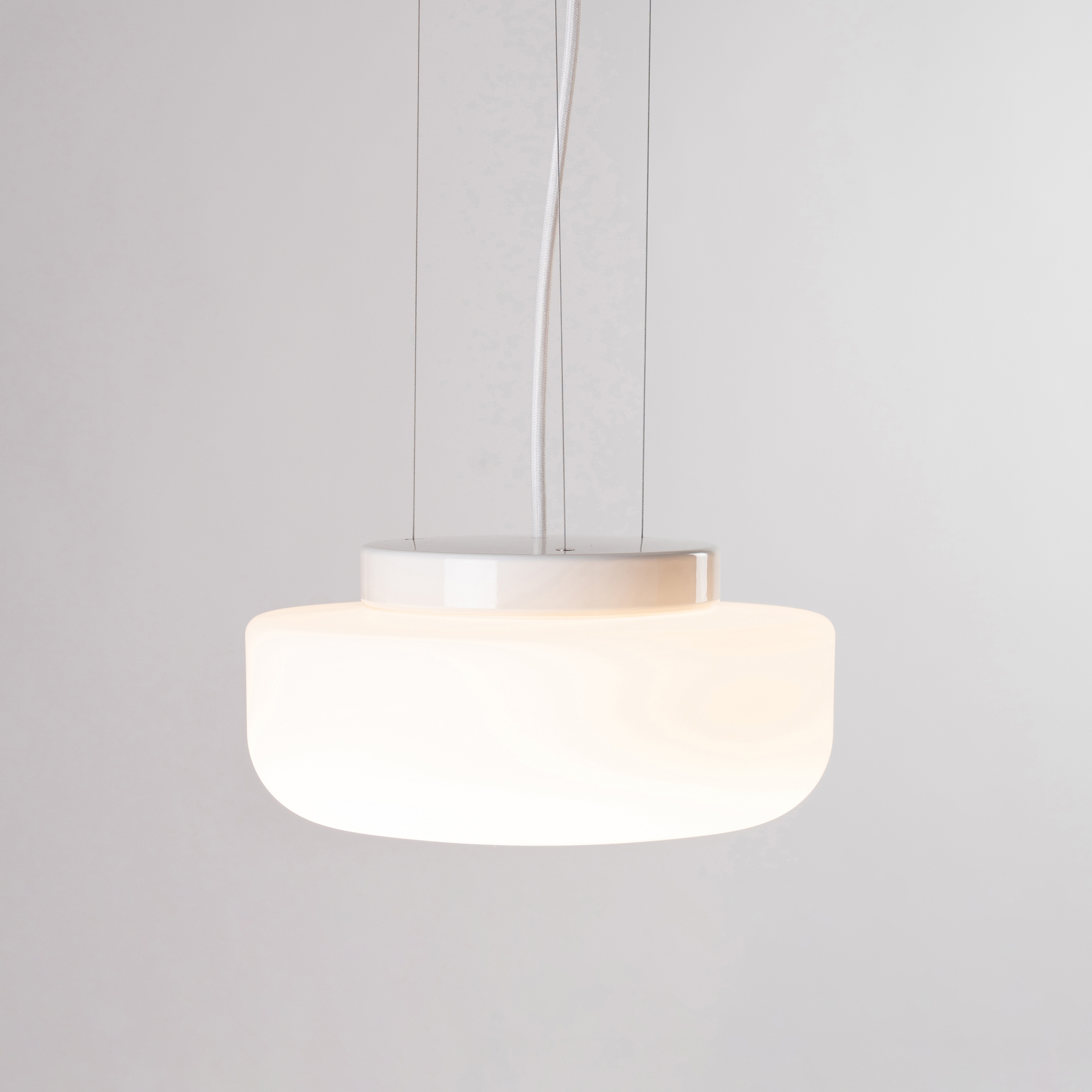 Afficher le produit Solenne Pendant 360 LED DALI White du fabricant Ifö Electric