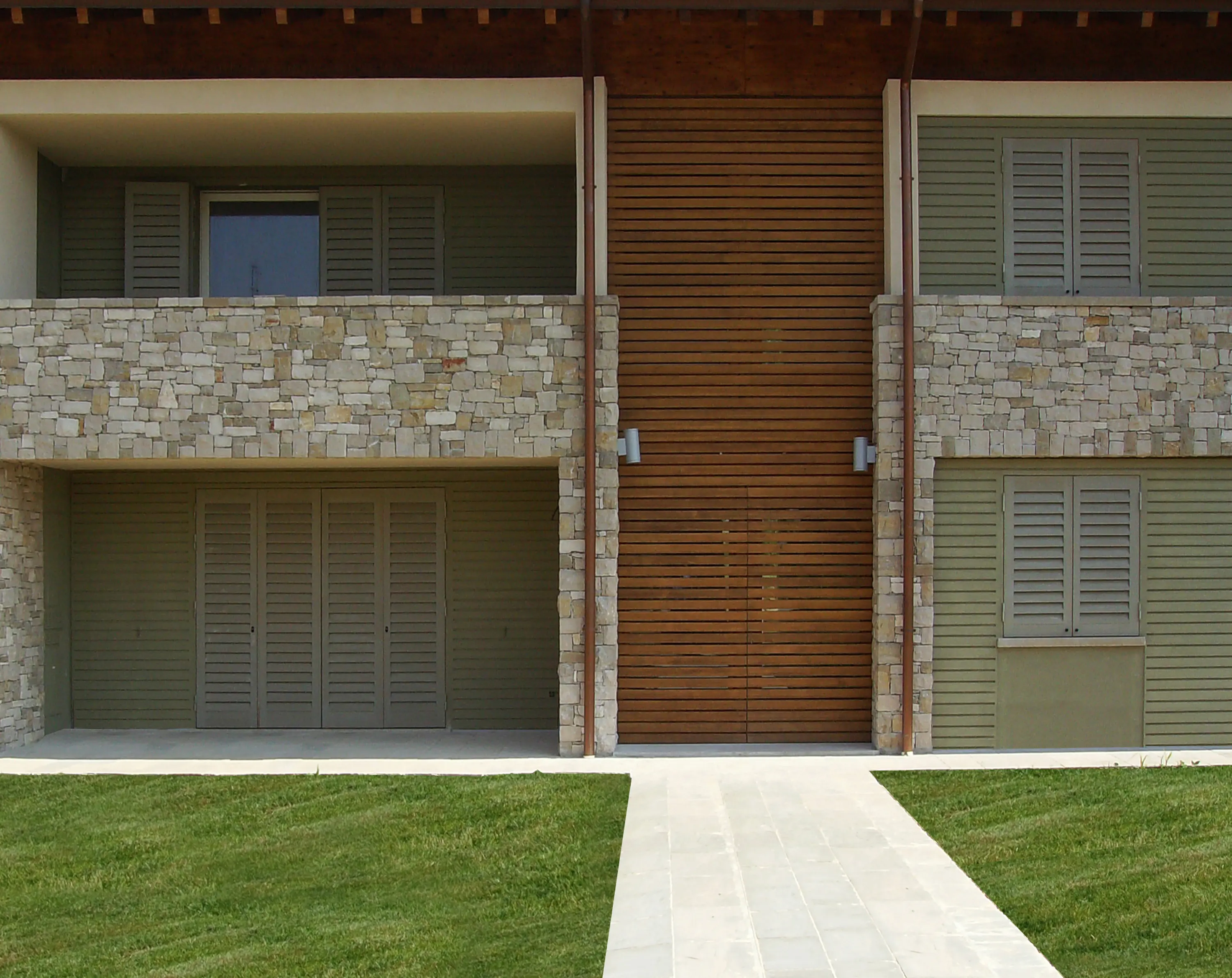 ISAM - ISAM Sunscreen system