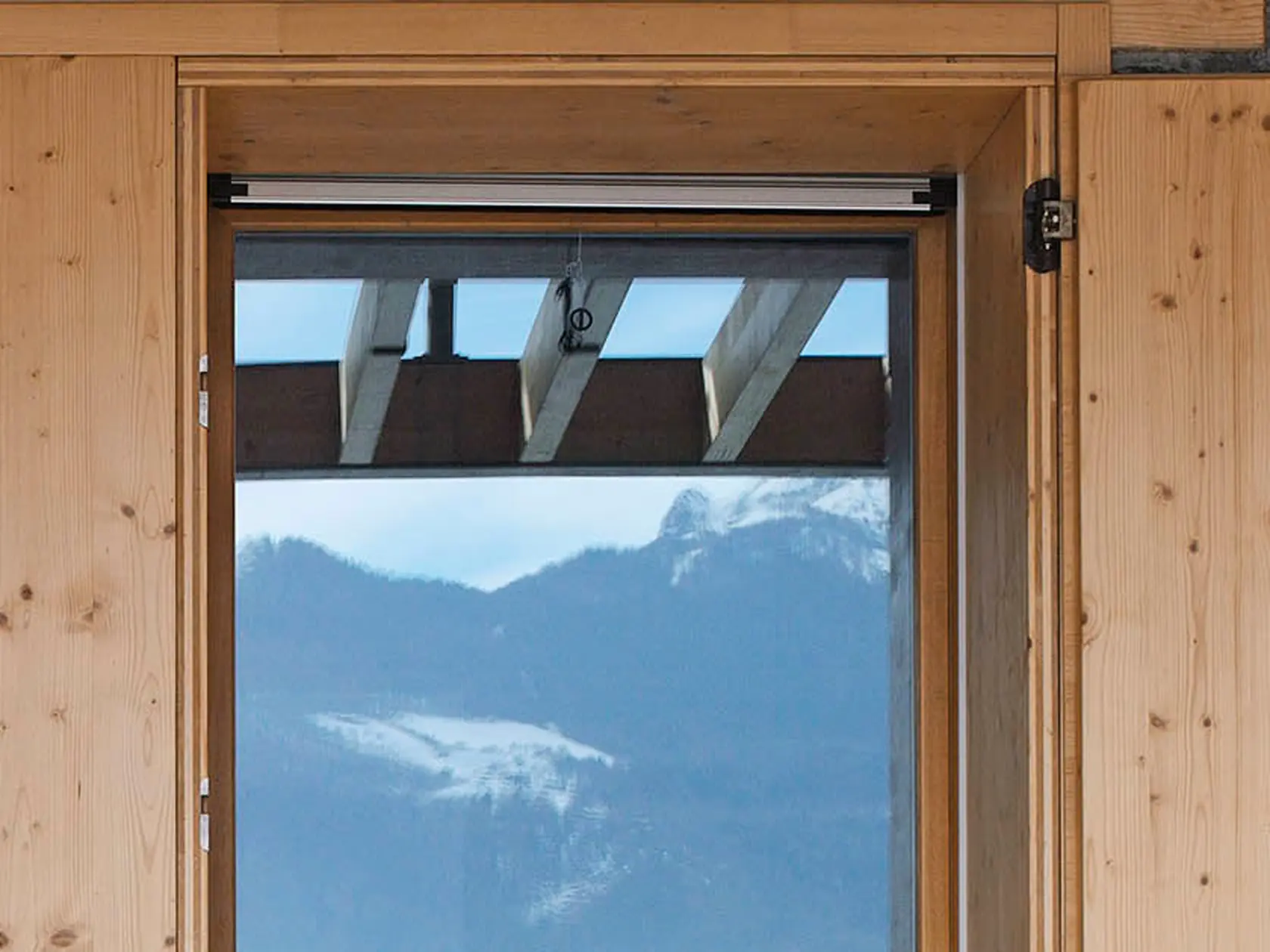 ISAM - ISAM Sunscreen system