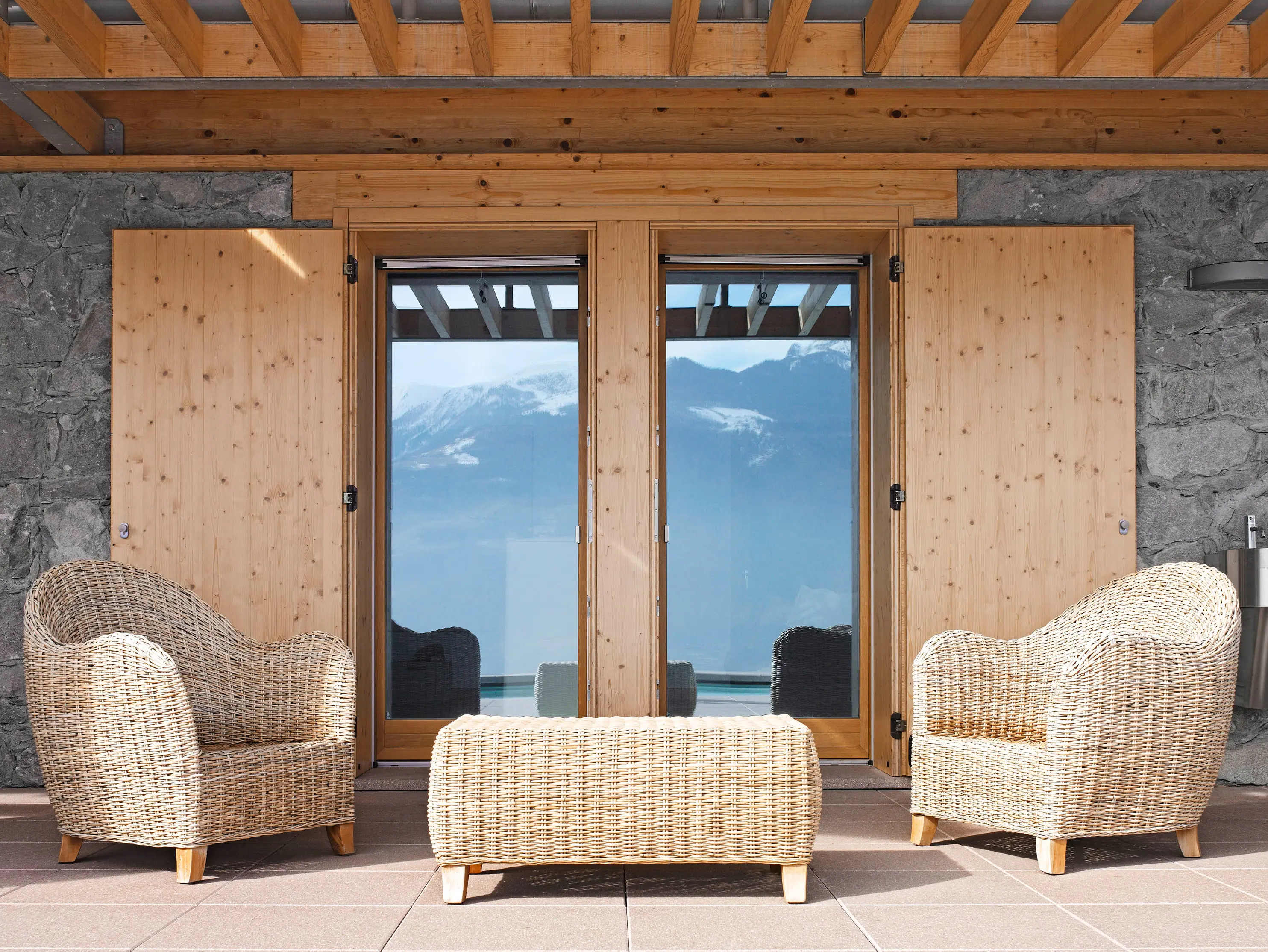 ISAM - ISAM Sunscreen system