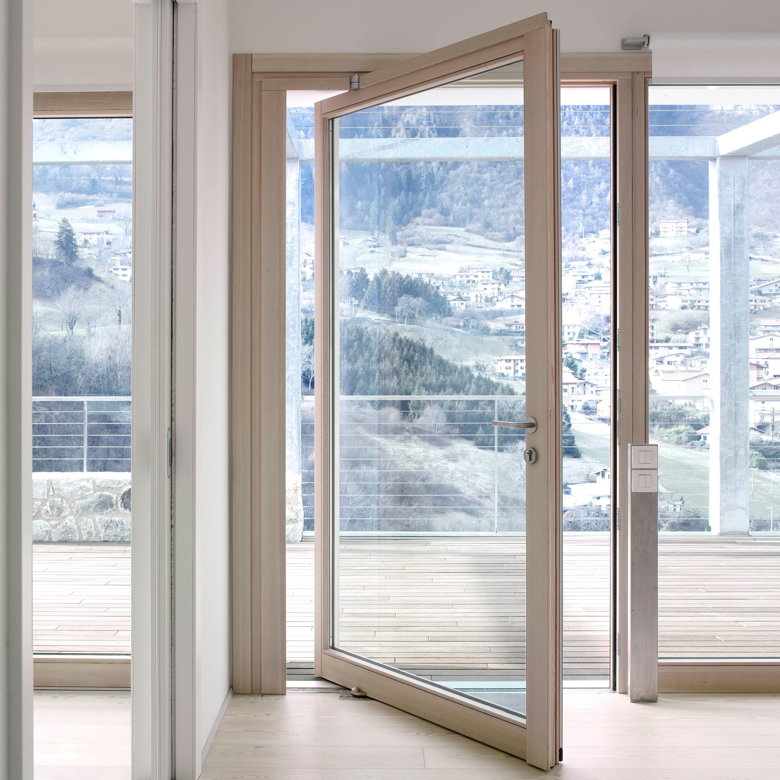 Display product ISAM Pivot window from manufacturer ISAM