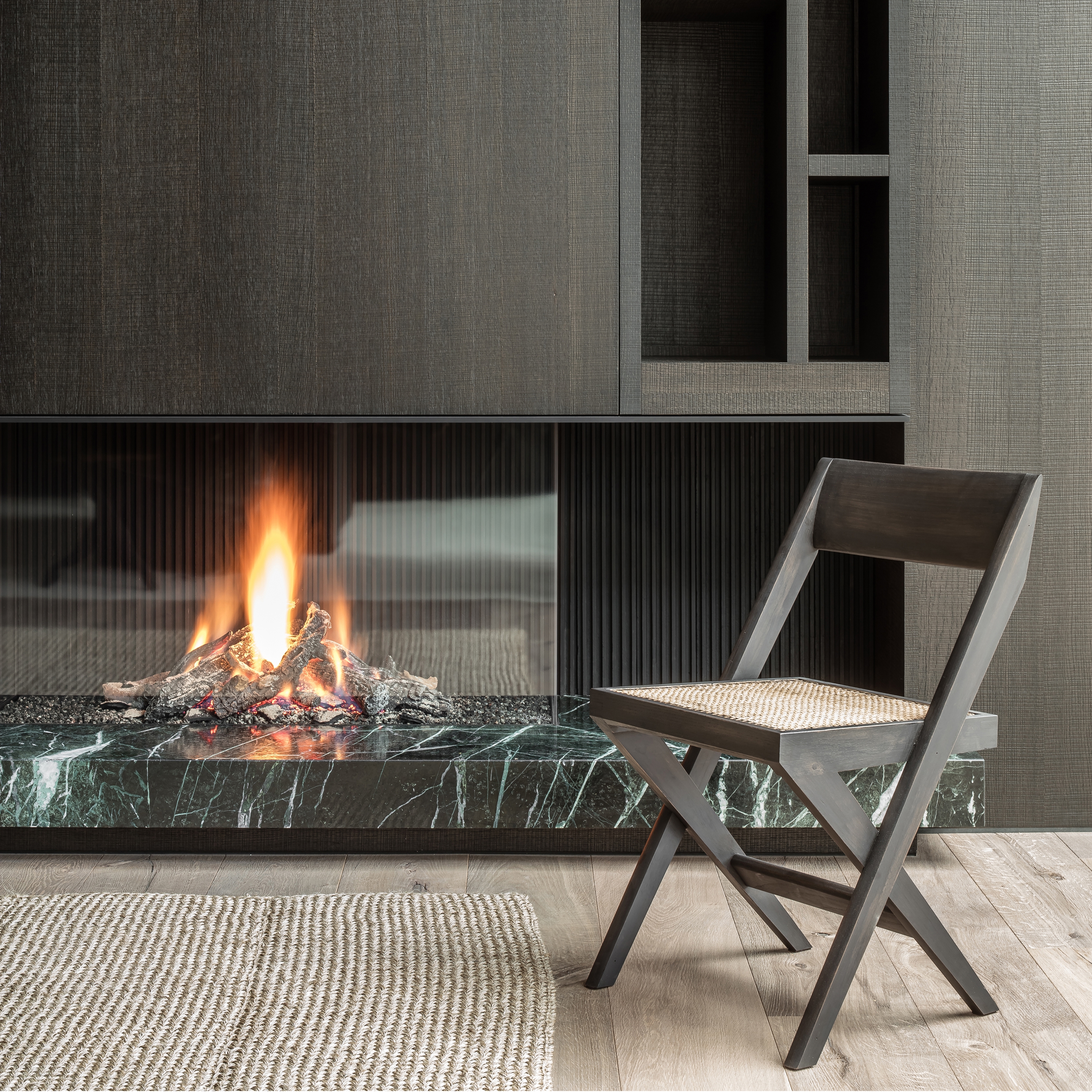 CLOSED GAS FIREPLACES