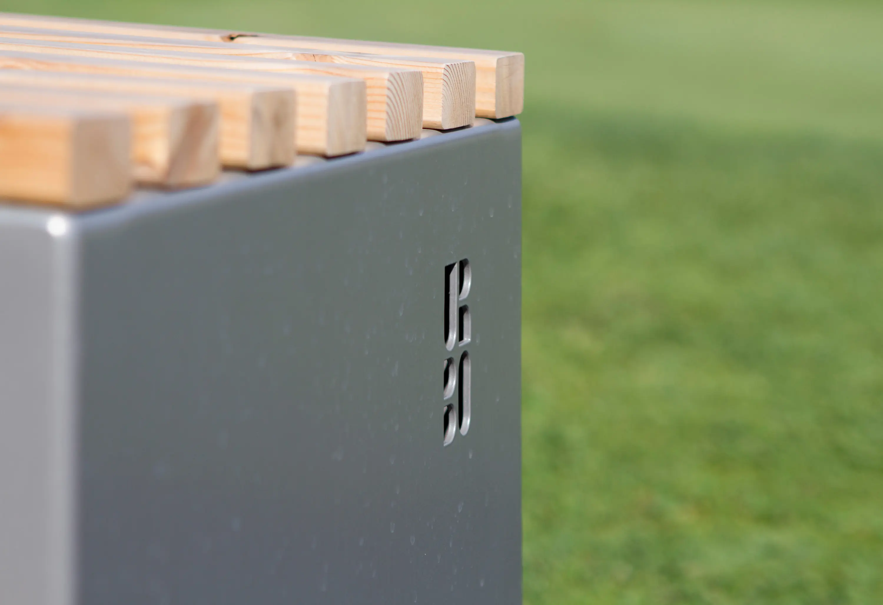 Urbo - Feather grate