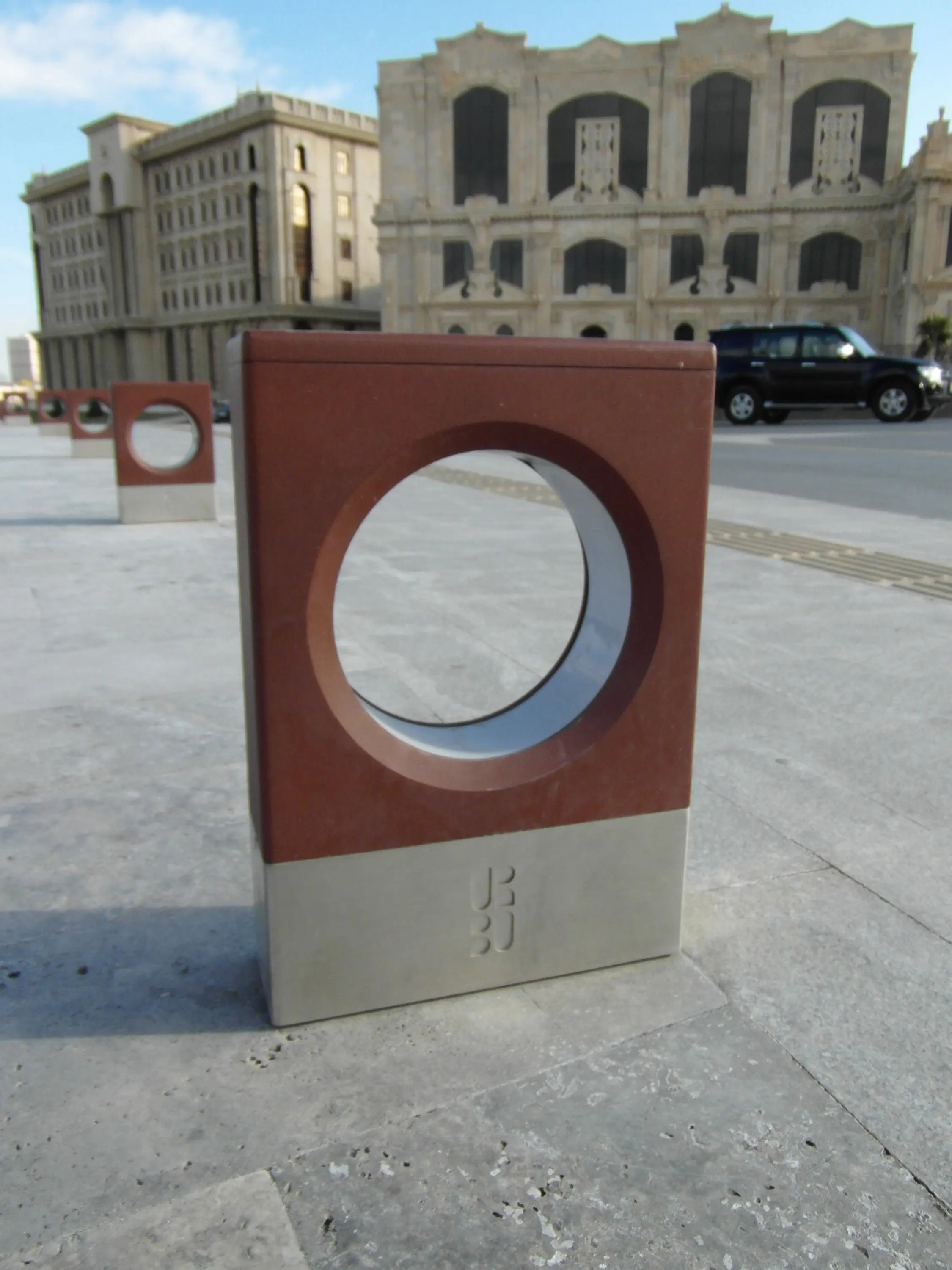 Urbo - Hole step mark