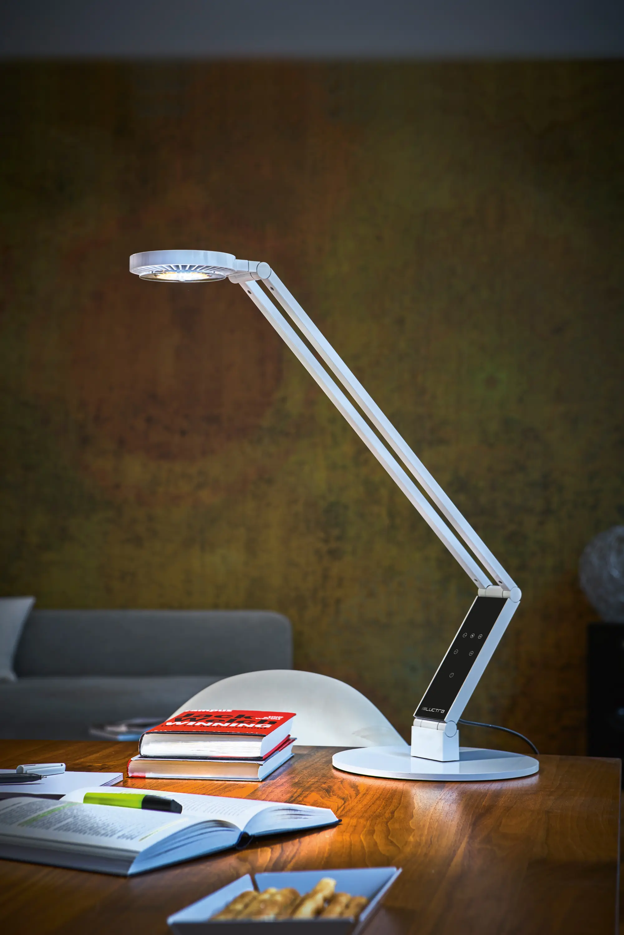 LUCTRA - TABLE LINEAR white