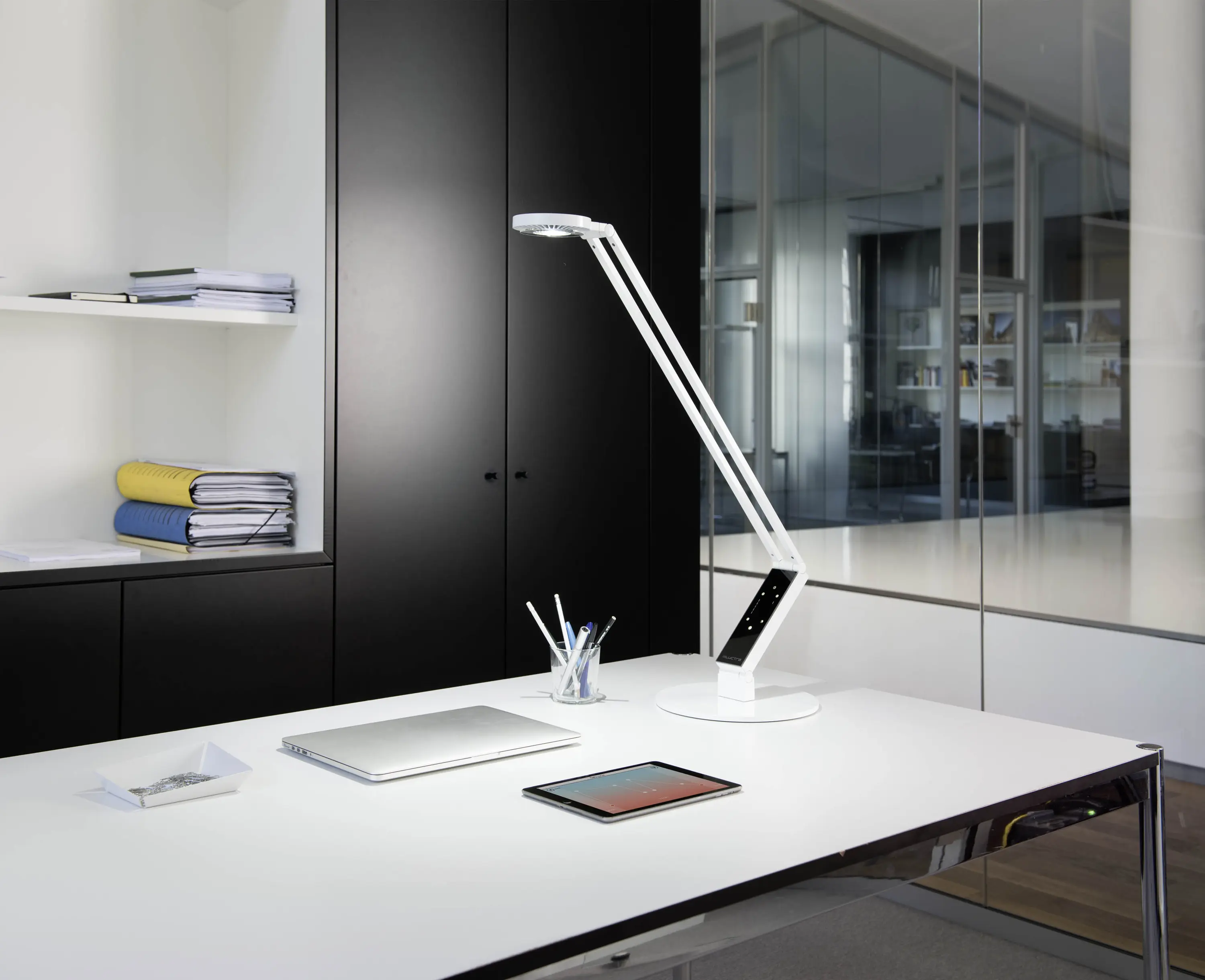 LUCTRA - TABLE PRO RADIAL white