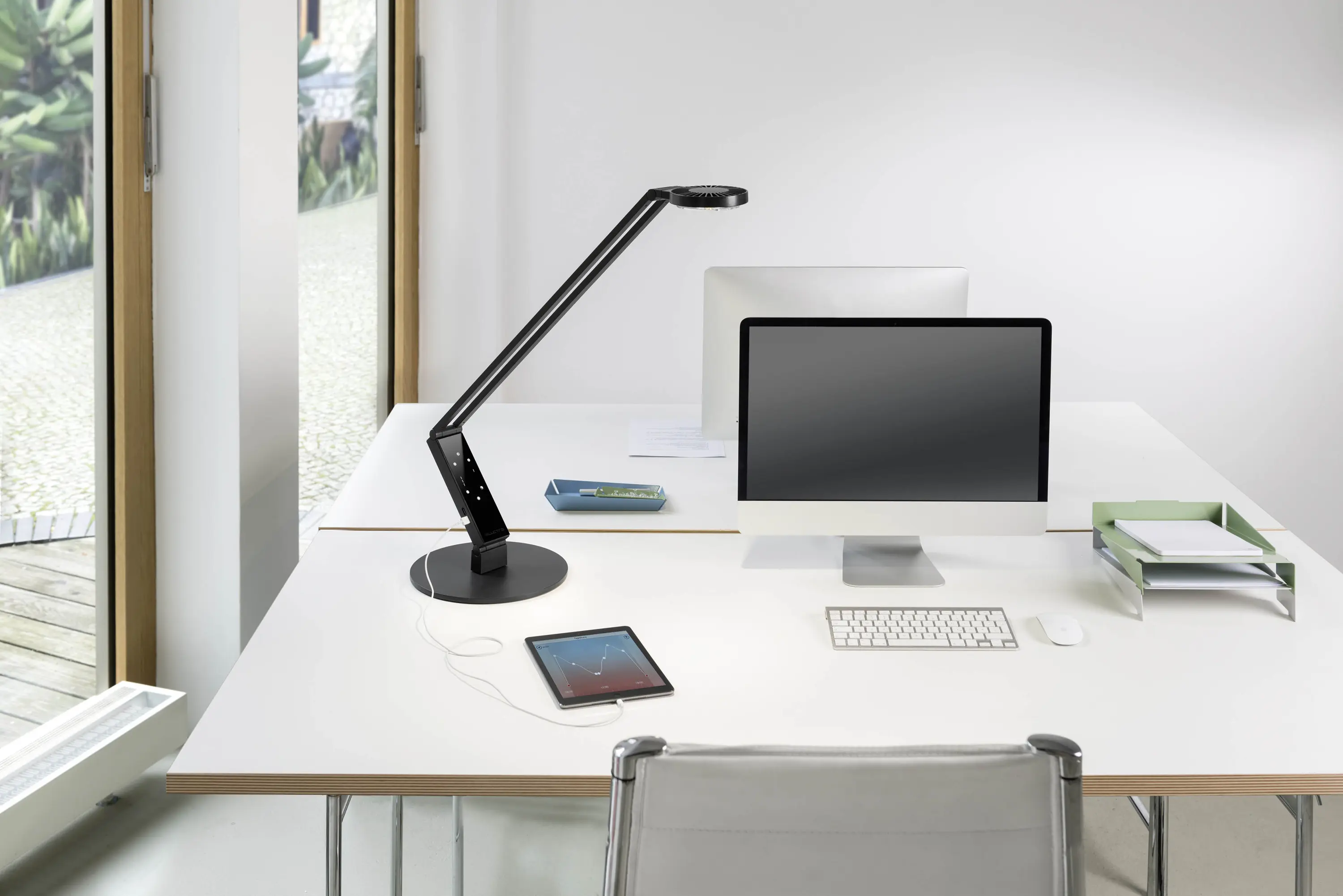 LUCTRA - TABLE PRO RADIAL black