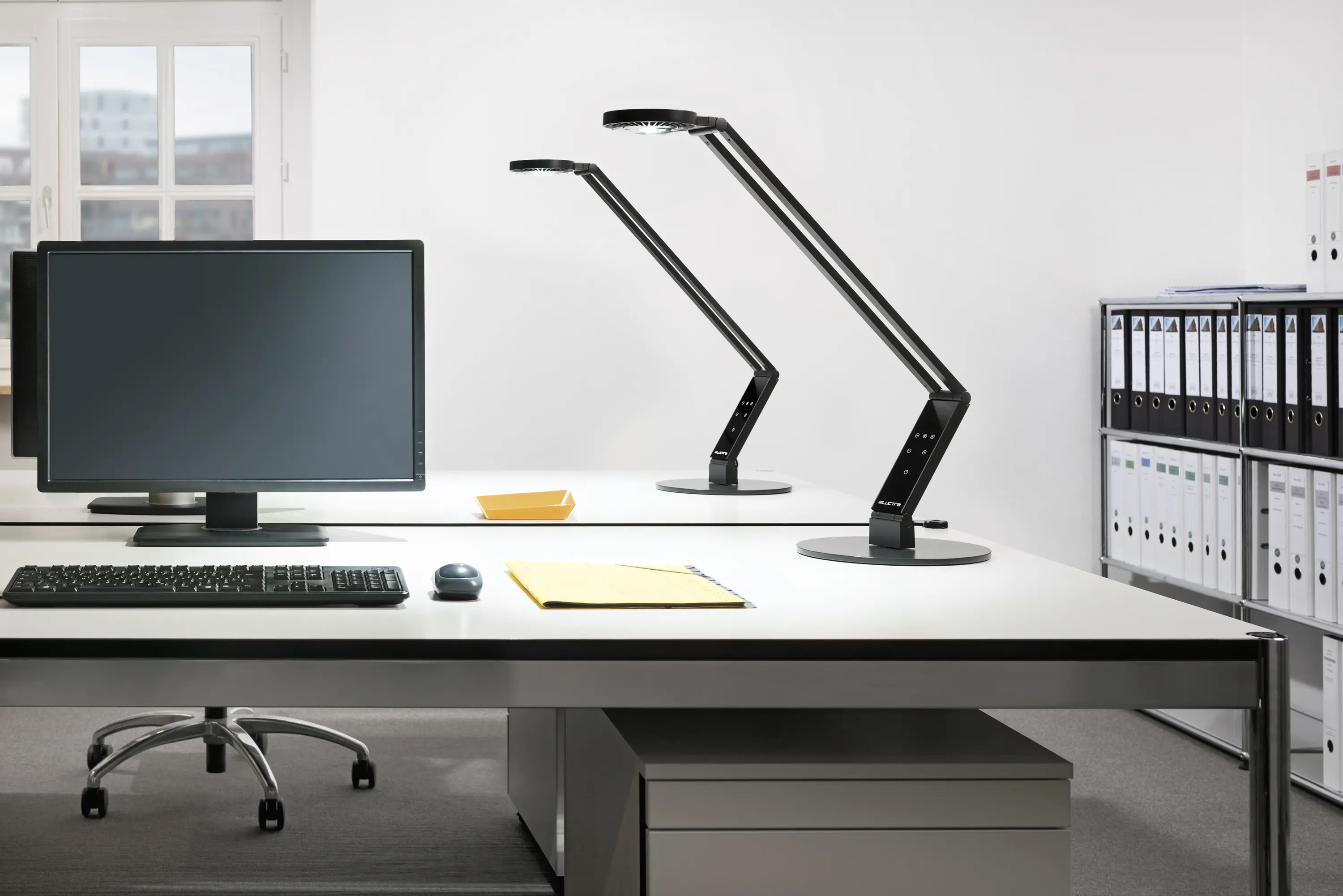 LUCTRA - TABLE RADIAL schwarz