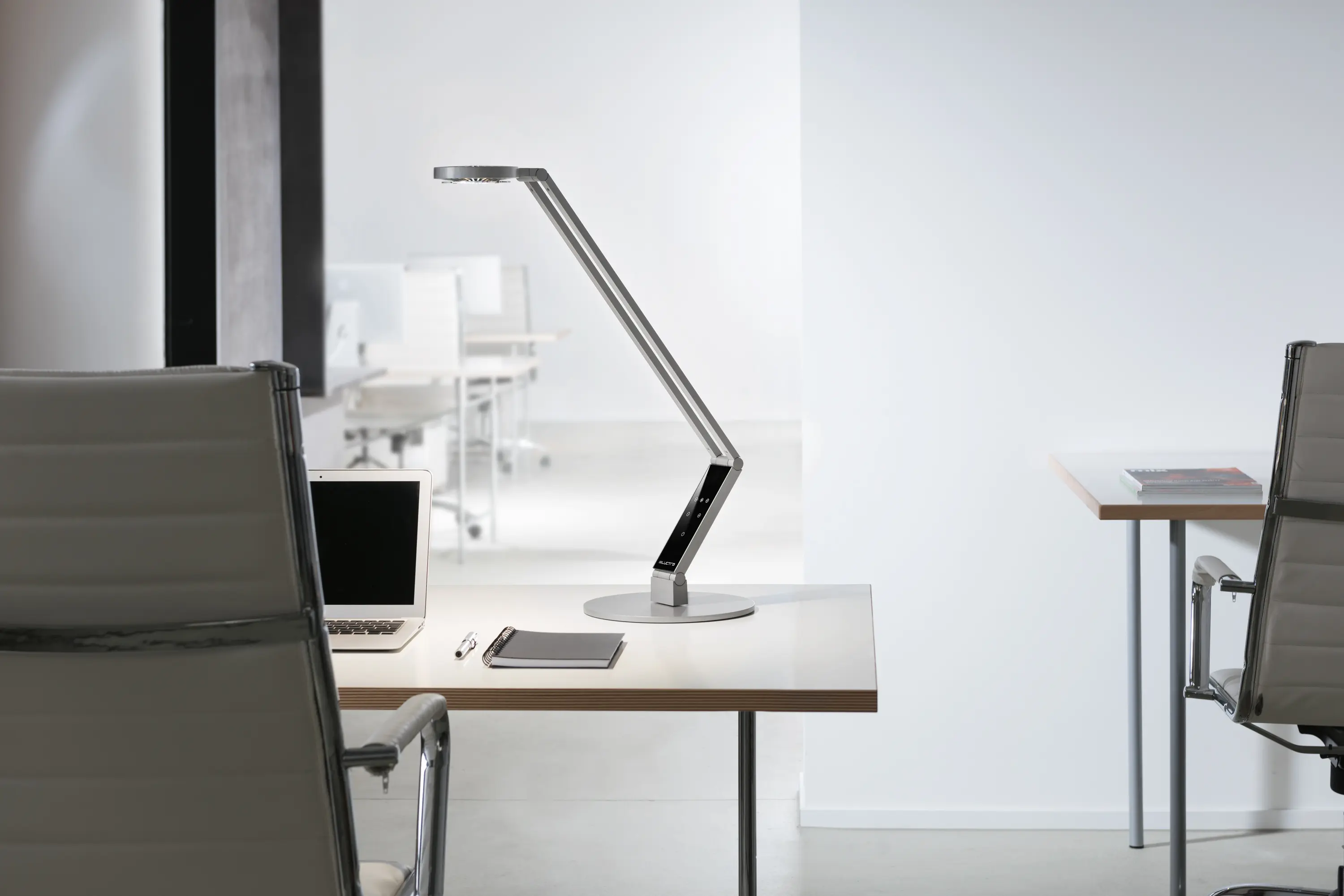 LUCTRA - TABLE RADIAL aluminium