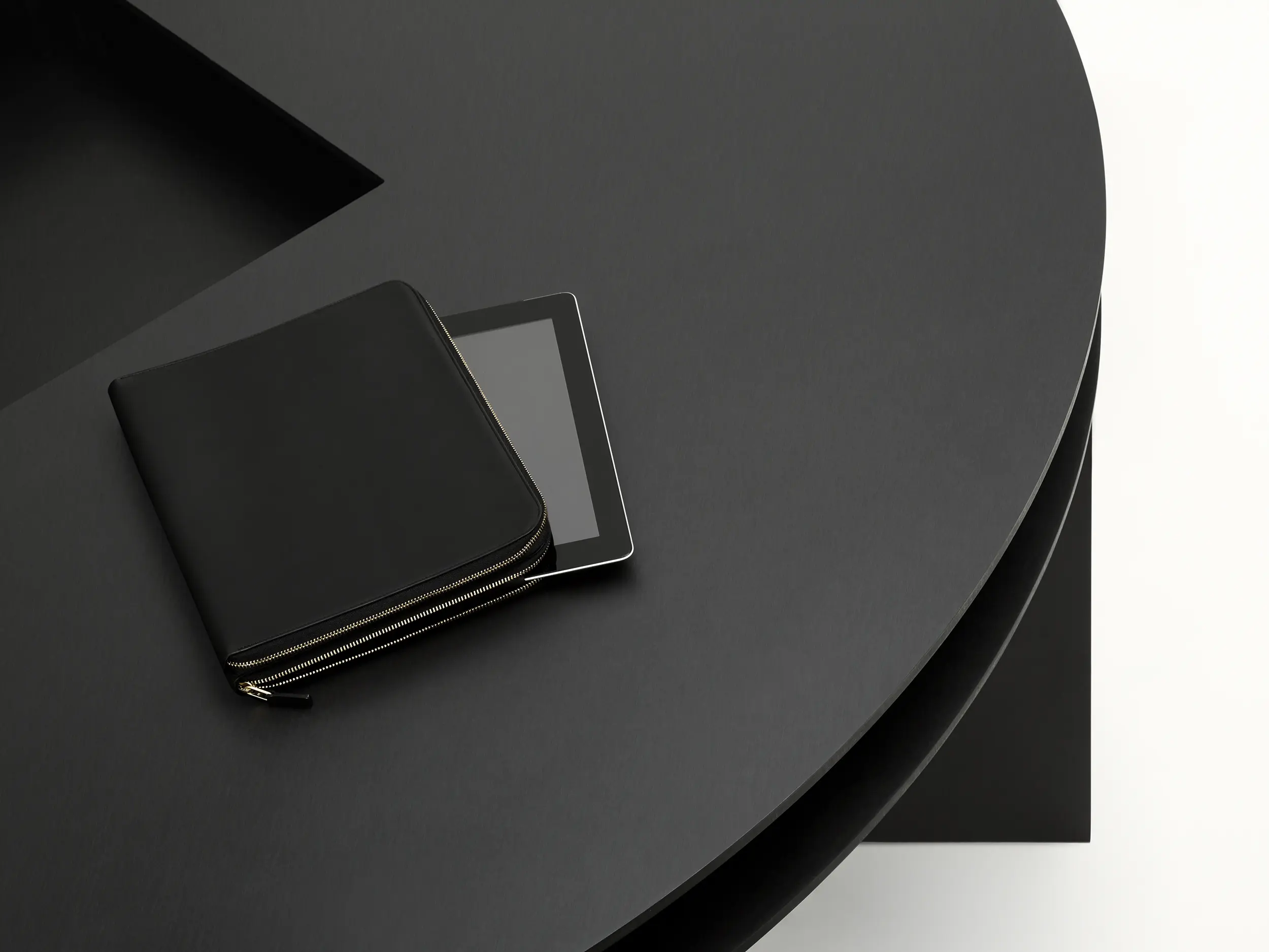 New Tendency - Donald Discussion table