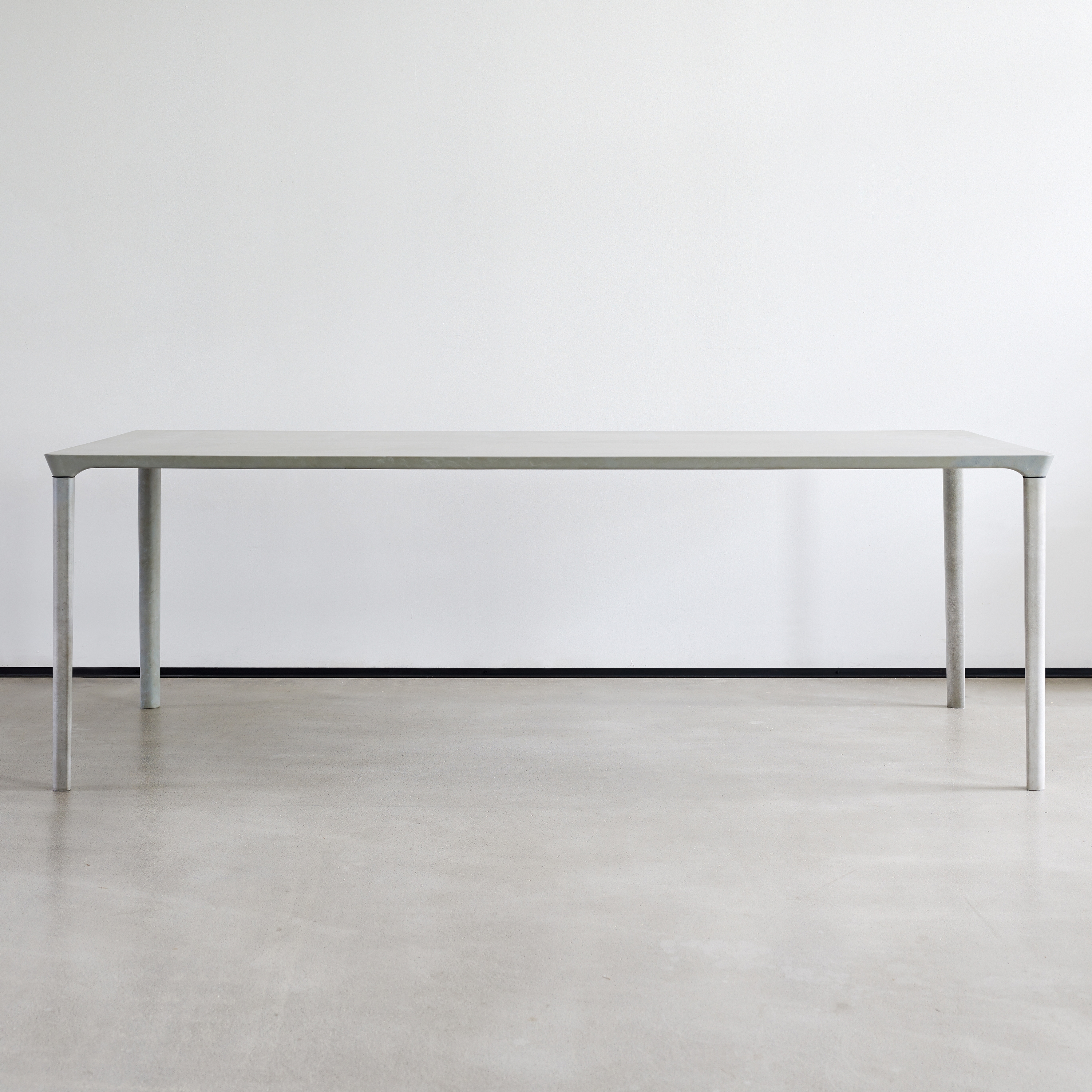 Display product dade concrete table NINA MAIR from manufacturer Dade Design AG concrete works Beton