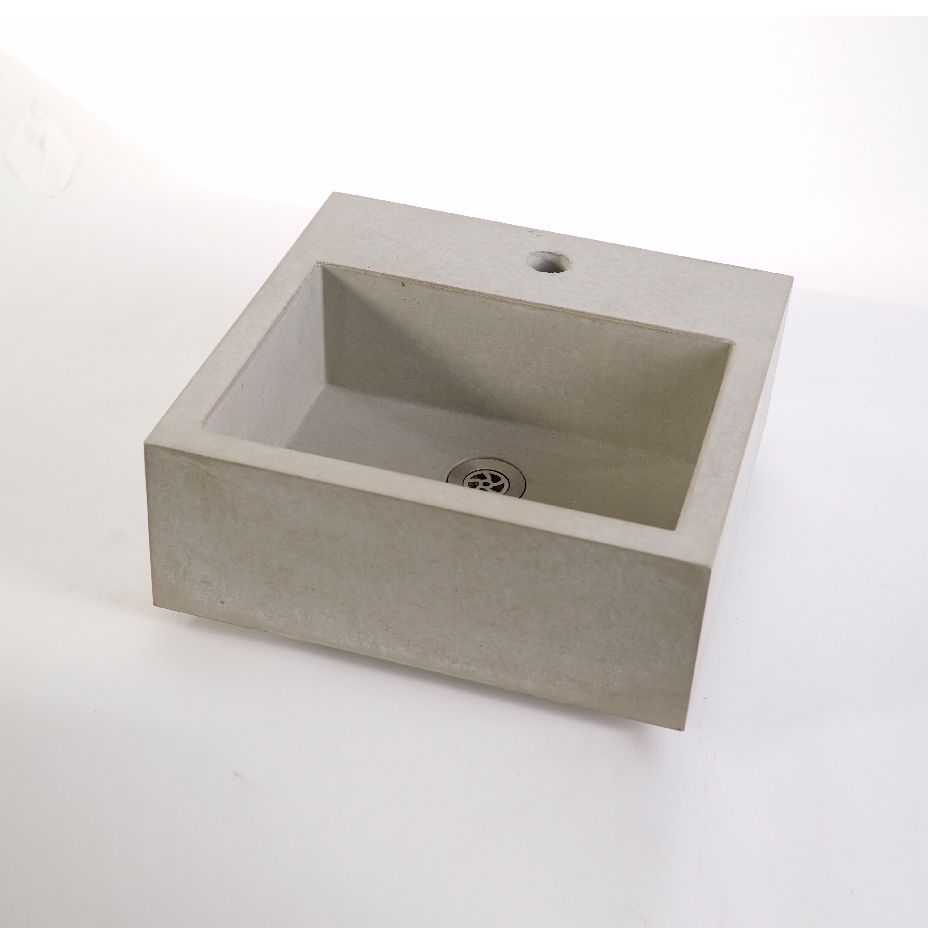 Produkt dade CASSA 40m Beton Waschbecken des Herstellers Dade Design AG concrete works Beton anzeigen