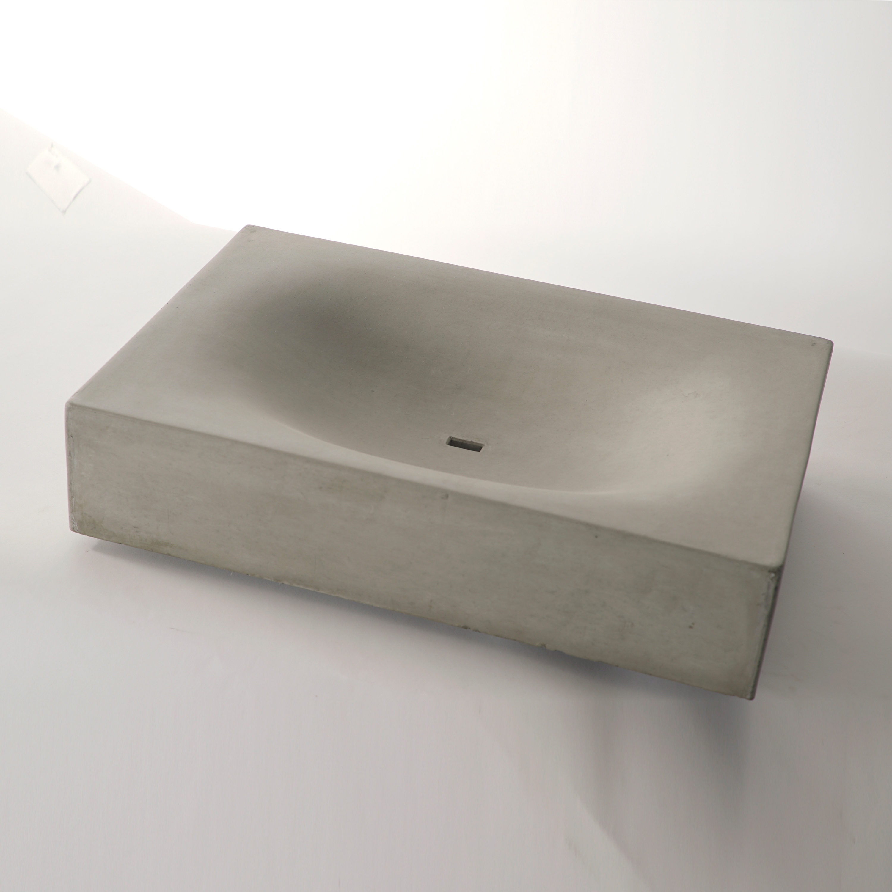 Mostrar el producto dade WAVE CUBED 60 concrete sink del fabricante Dade Design AG concrete works Beton