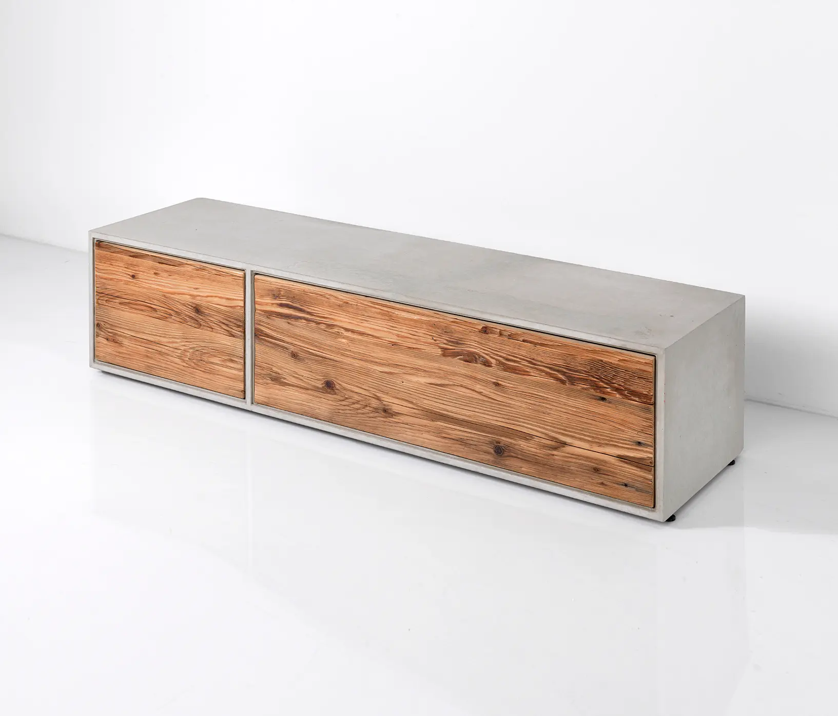 Dade Design AG concrete works Beton - dade LOWBOARD