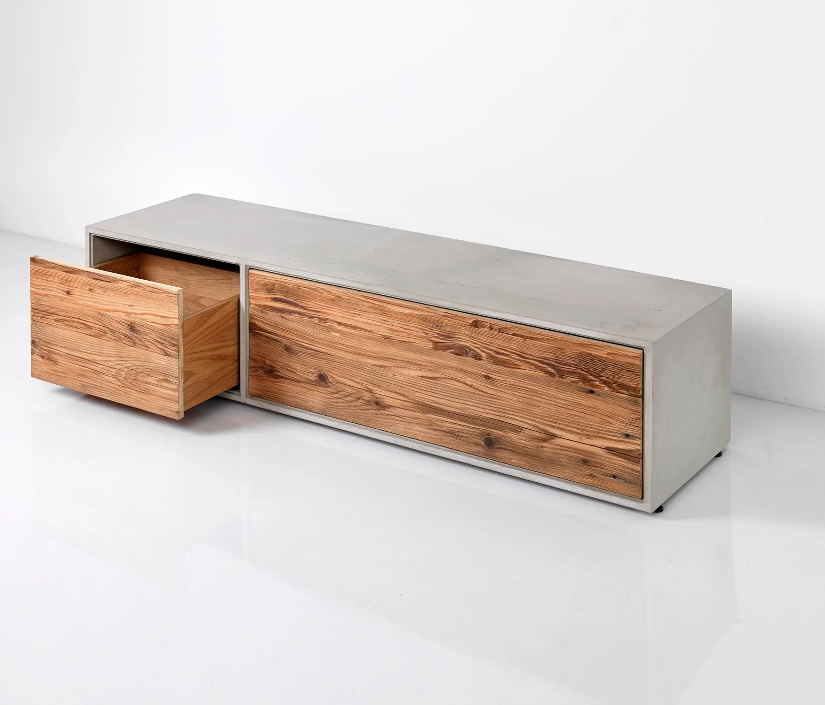 Dade Design AG concrete works Beton - dade LOWBOARD