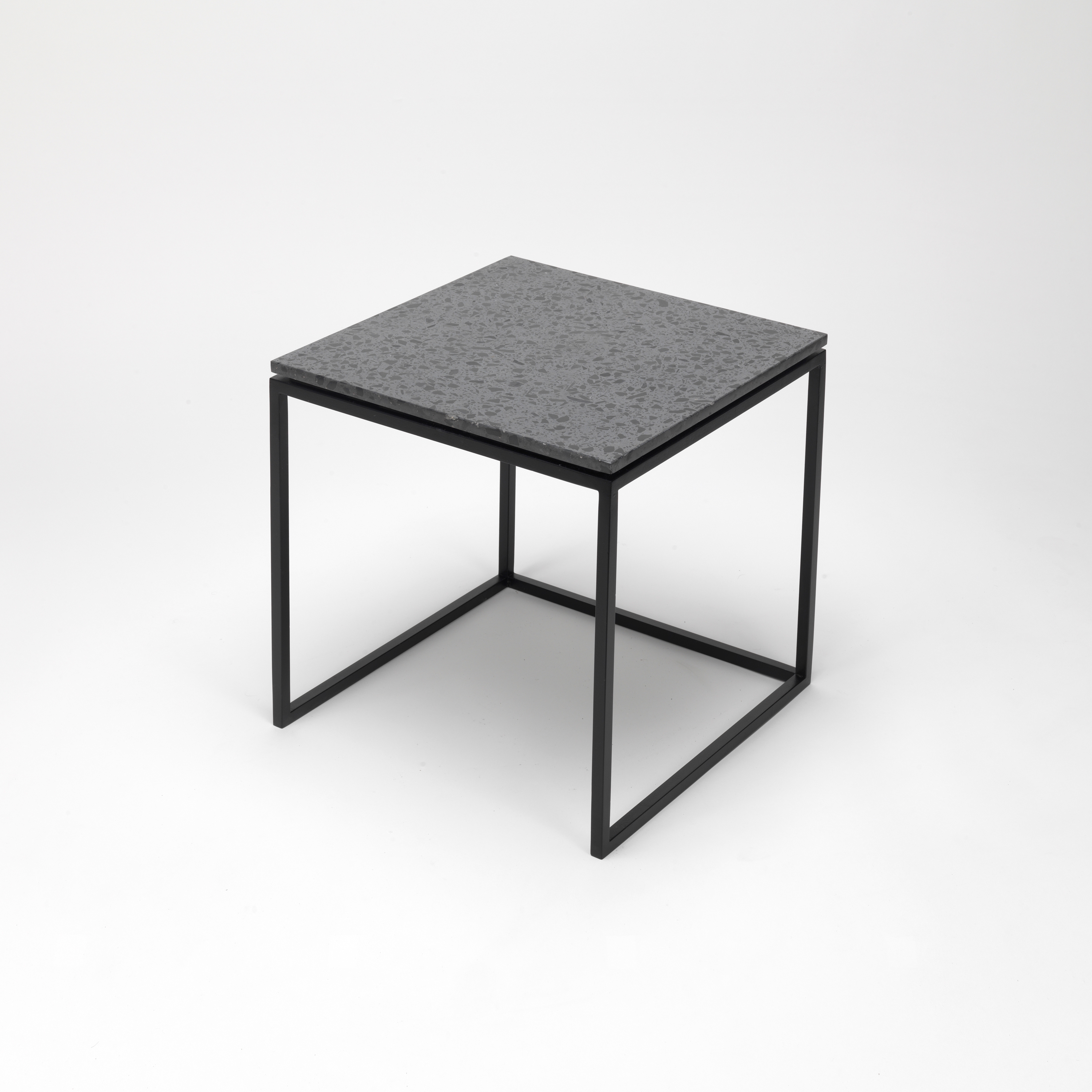Produkt dade LAURA Beton Beistelltisch (Einzeln) des Herstellers Dade Design AG concrete works Beton anzeigen