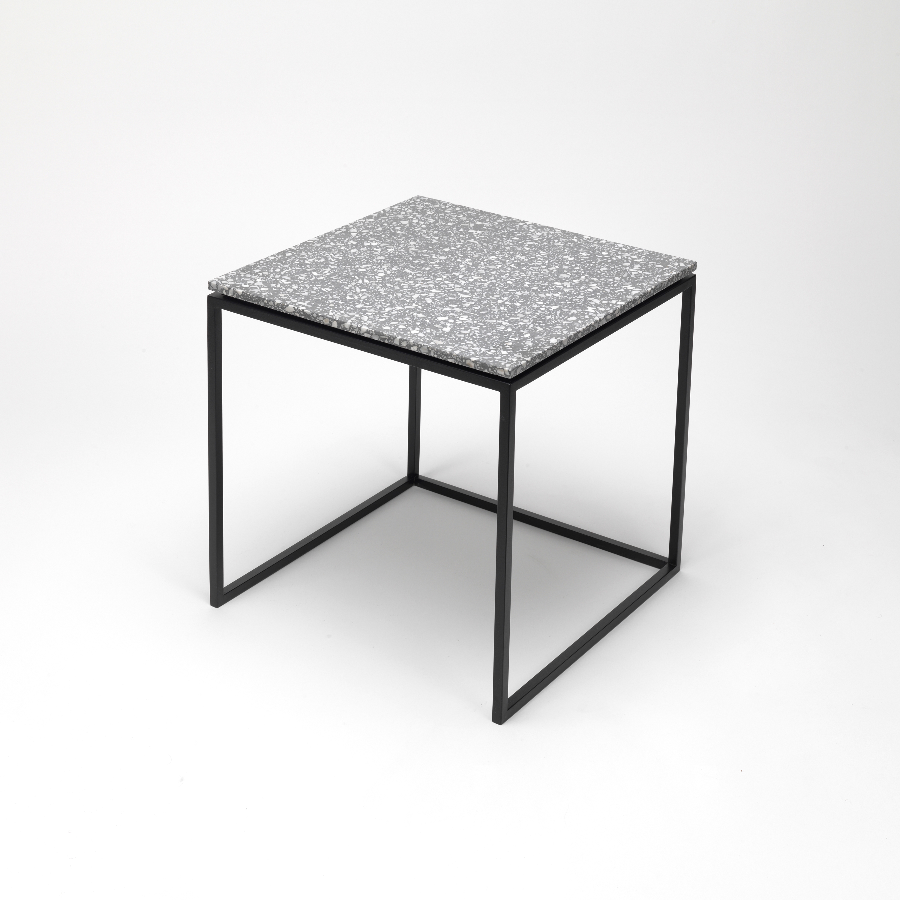 Produkt dade LAURA Beton Beistelltisch (Einzeln) des Herstellers Dade Design AG concrete works Beton anzeigen