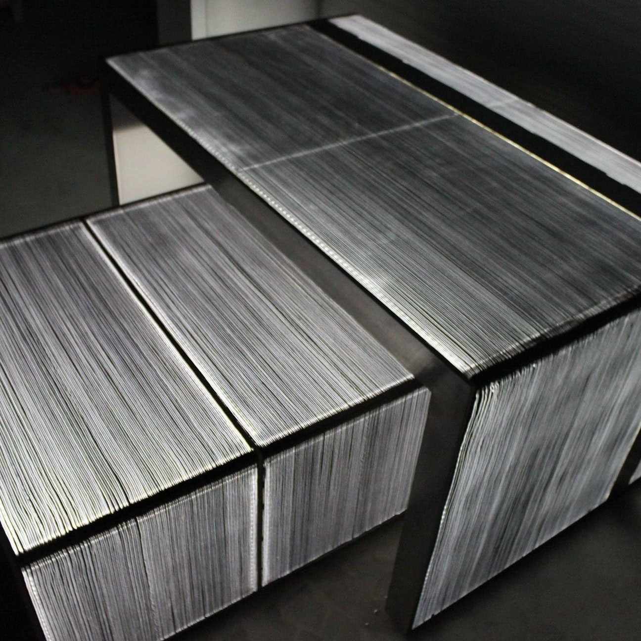 Produkt dade LUCCON Betontisch des Herstellers Dade Design AG concrete works Beton anzeigen