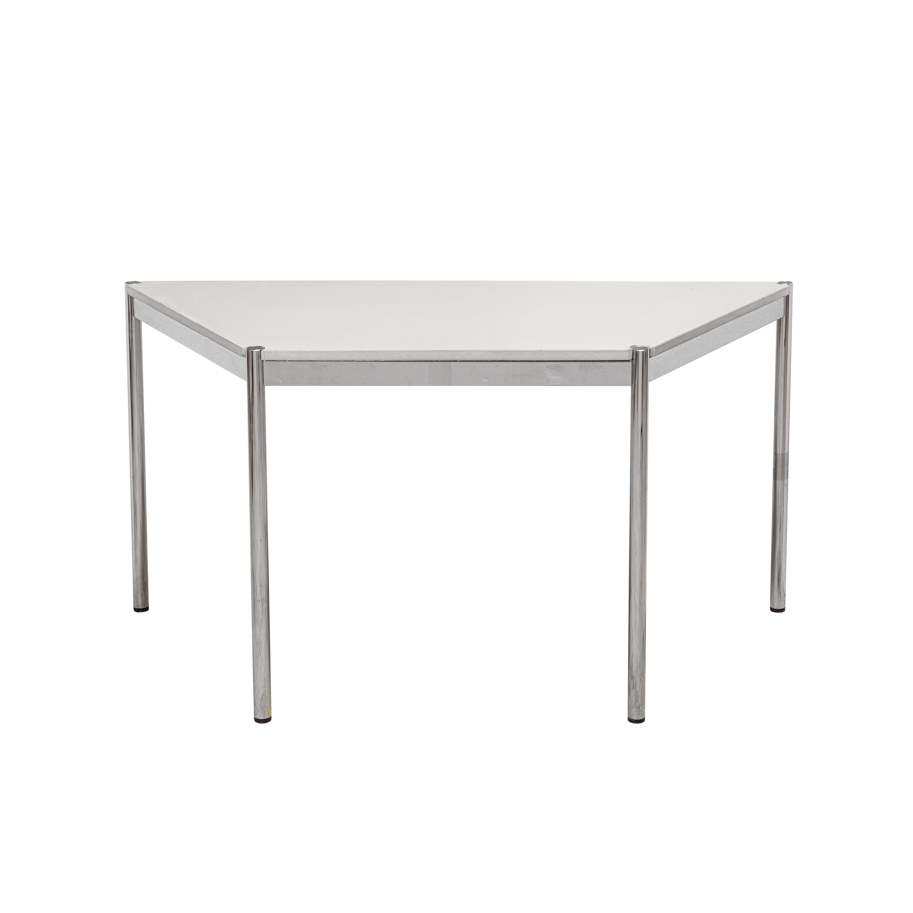 Afficher le produit dade USM trapeze concrete table du fabricant Dade Design AG concrete works Beton