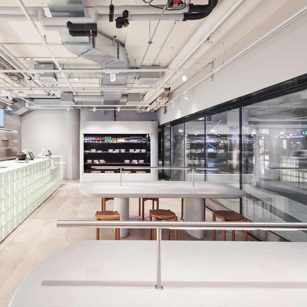 Display product dade JAPAN | dade JAPAN concrete table from manufacturer Dade Design AG concrete works Beton