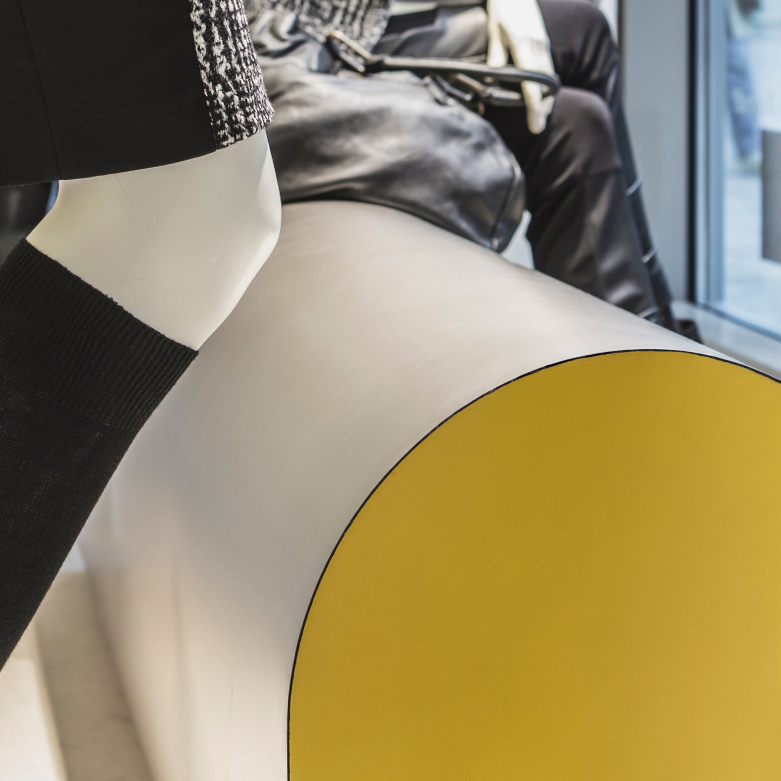 Produkt Theatre Semi-Gloss in Anwendung des Herstellers Houssini anzeigen