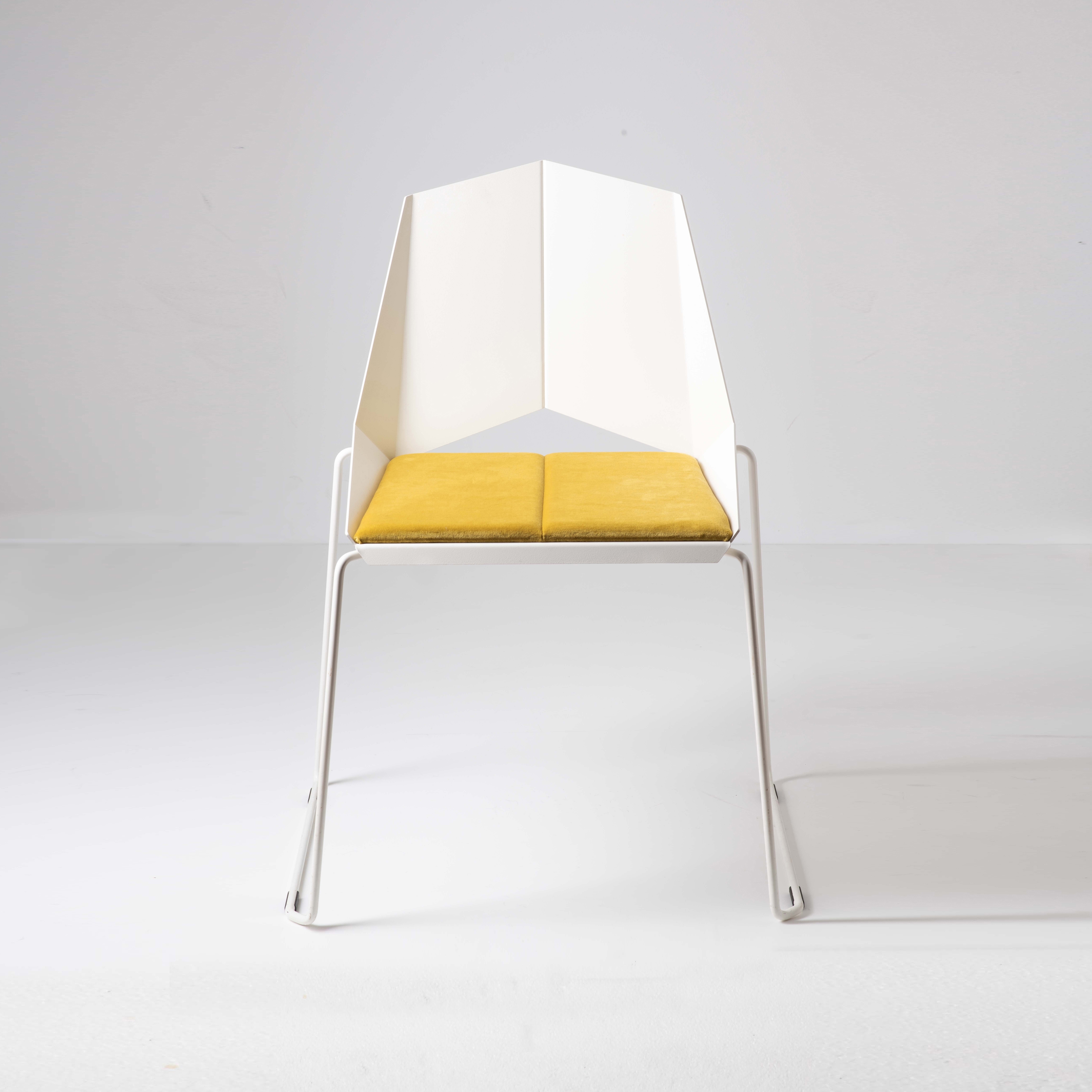 Mostra il prodotto Kite Chair Upholstery del produttore OXIT design