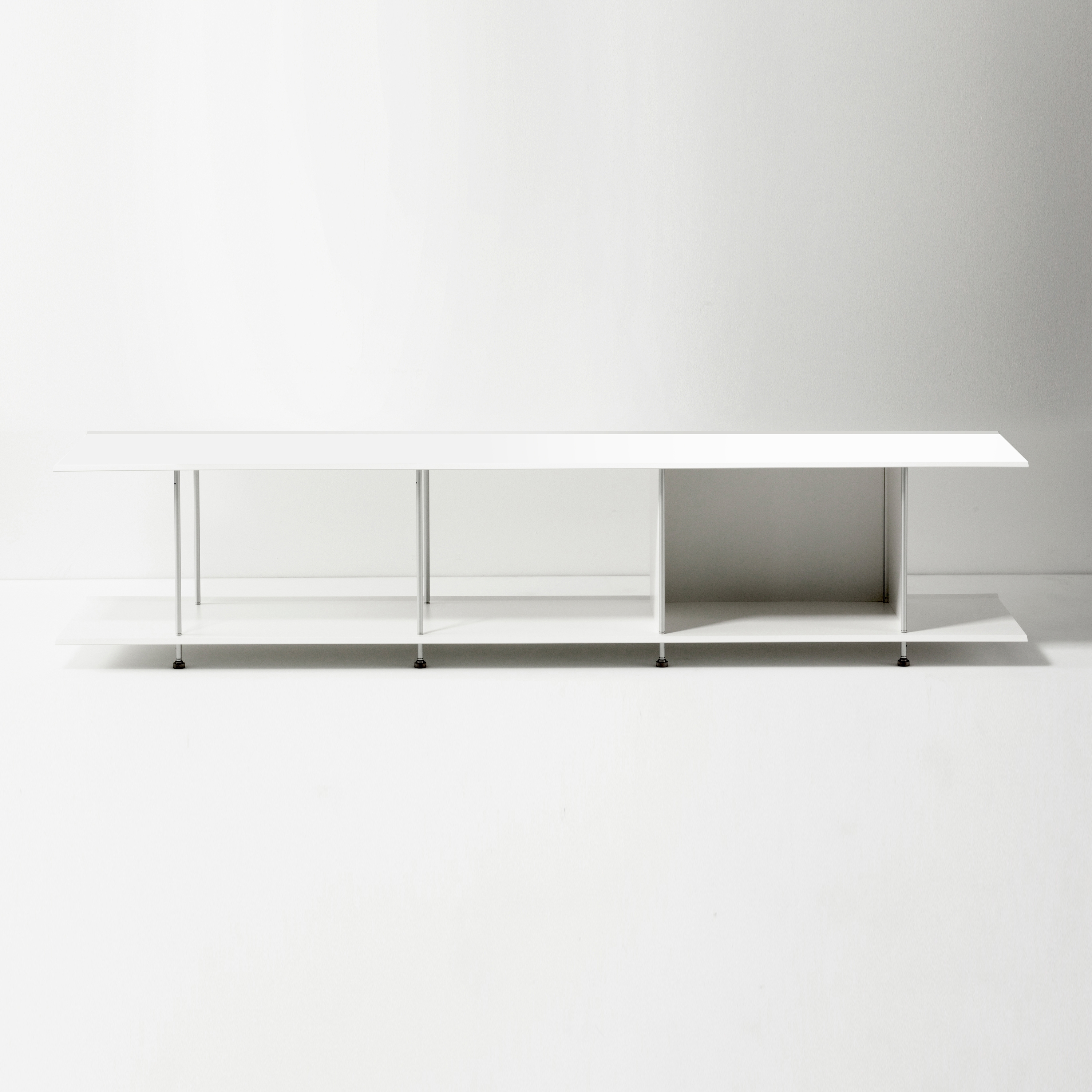 Mostra il prodotto Folio Lowboard/Medialowboard I del produttore OXIT design