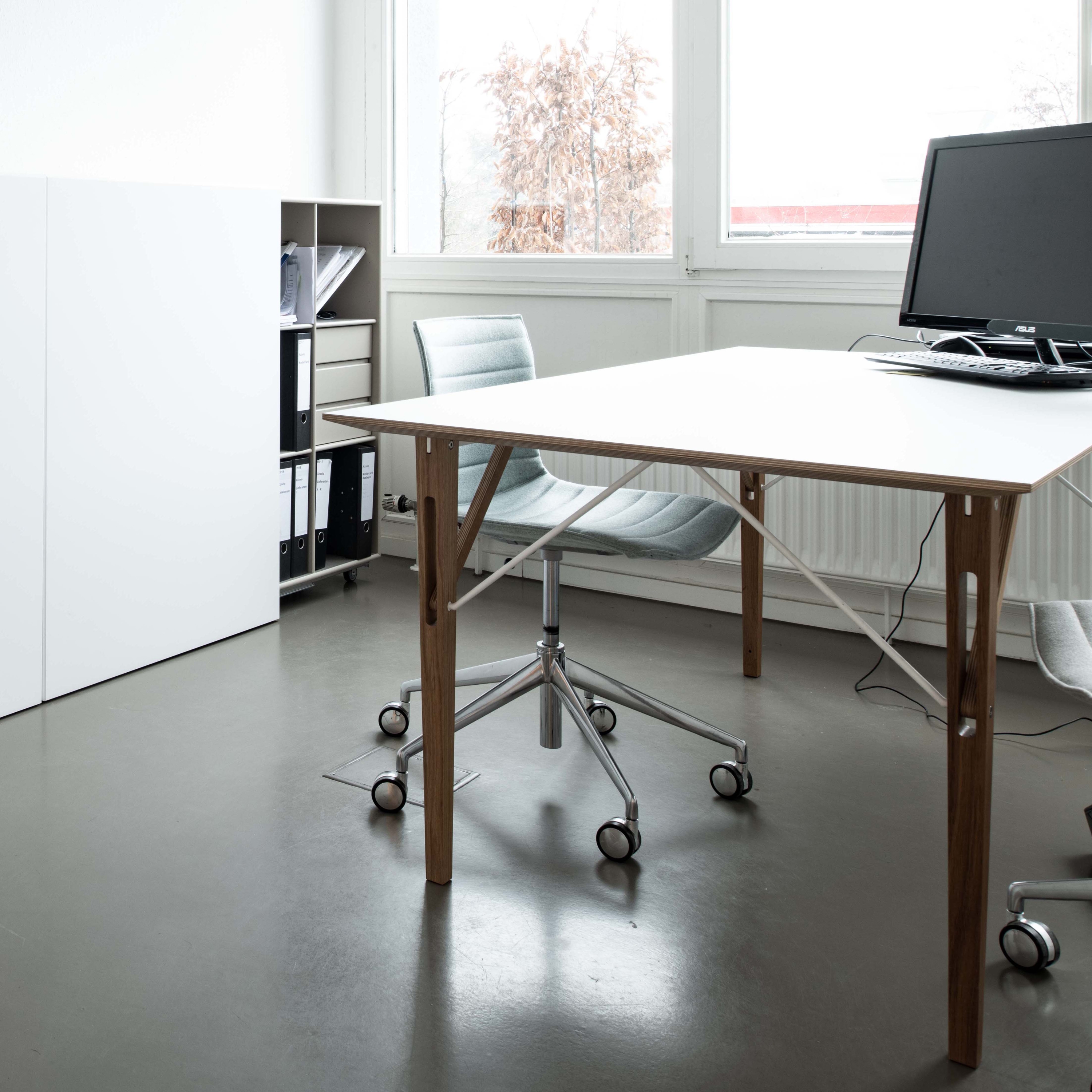 Produkt Rho table des Herstellers OXIT design anzeigen