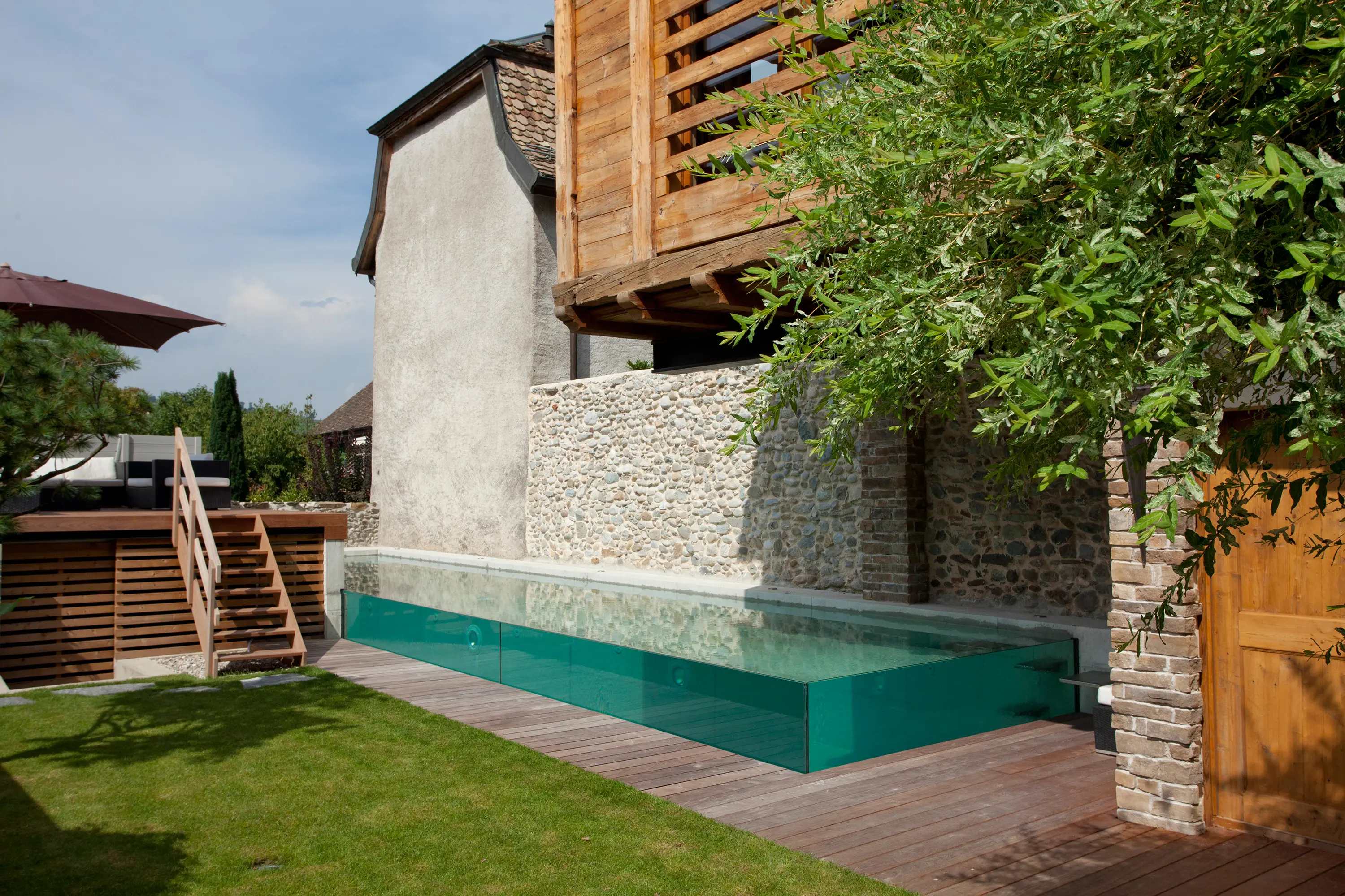 Piscines Carré Bleu - Excelsior glass swimming pool