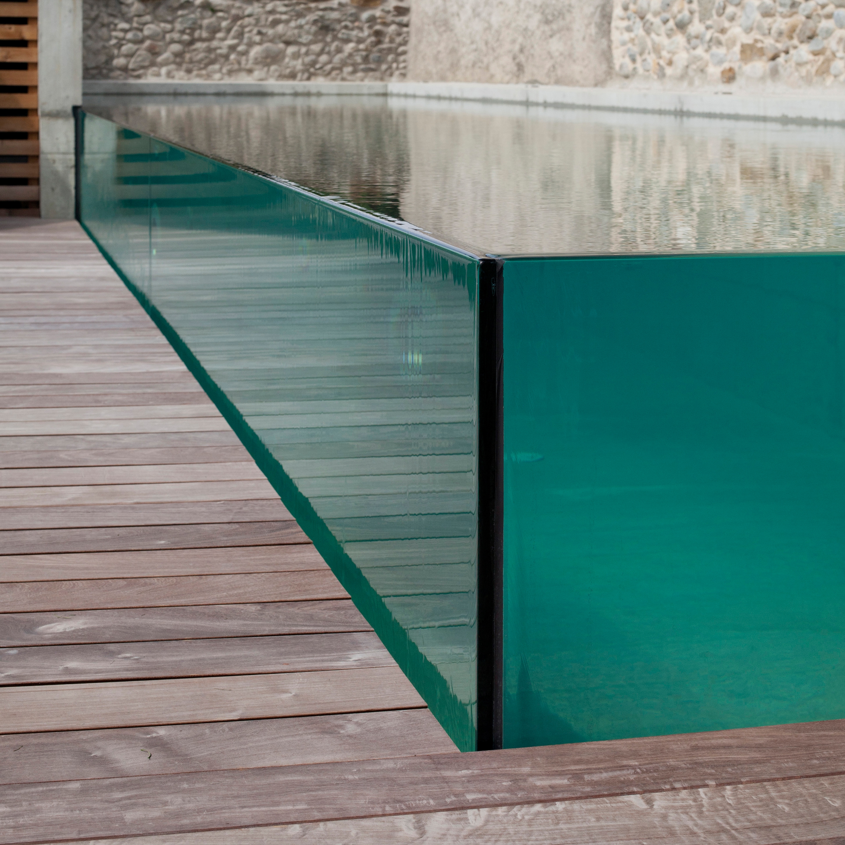 Produkt Excelsior glass swimming pool des Herstellers Piscines Carré Bleu anzeigen