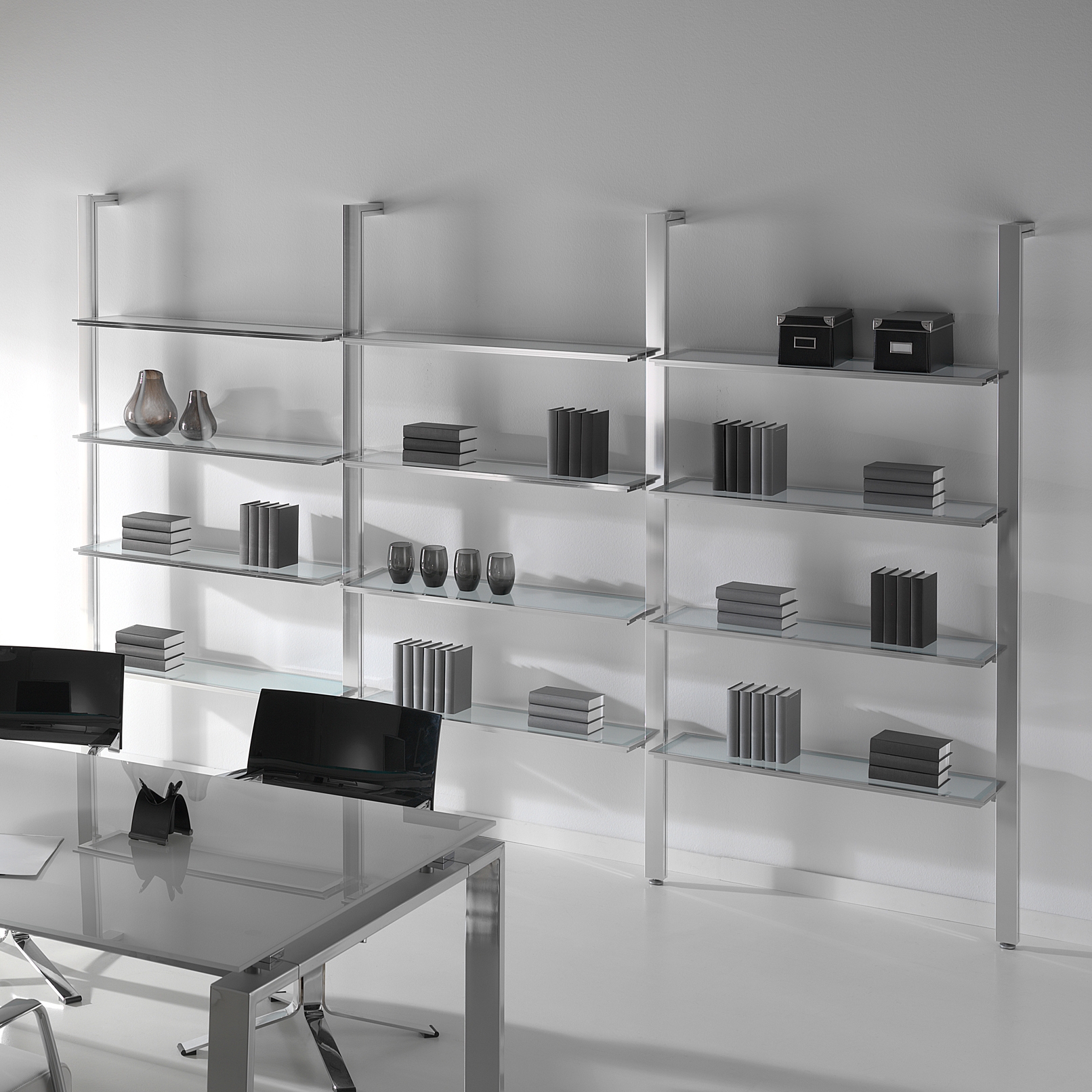 Display product Concepto Free | Cromo | Cristal Blanco from manufacturer Ofifran