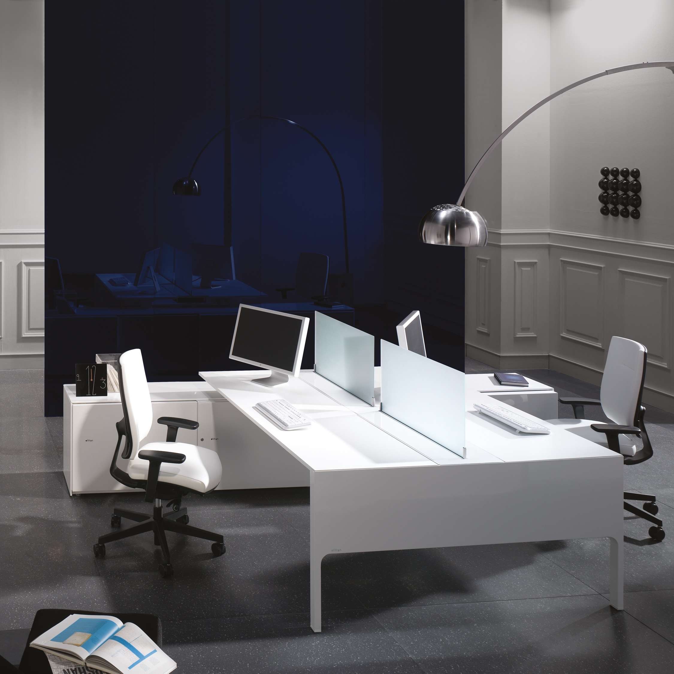 Vertoon produk Lance mesa bench van vervaardiger Ofifran