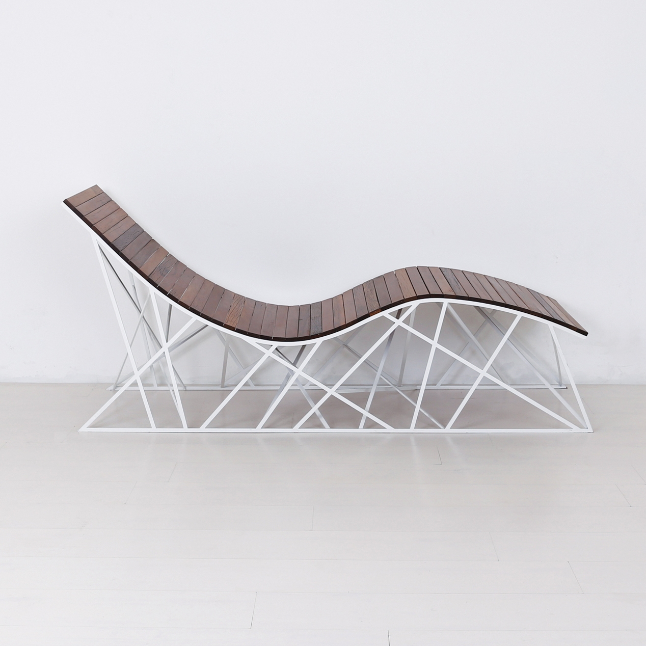 Display product Cyclone Lounger from manufacturer Uhuru Design