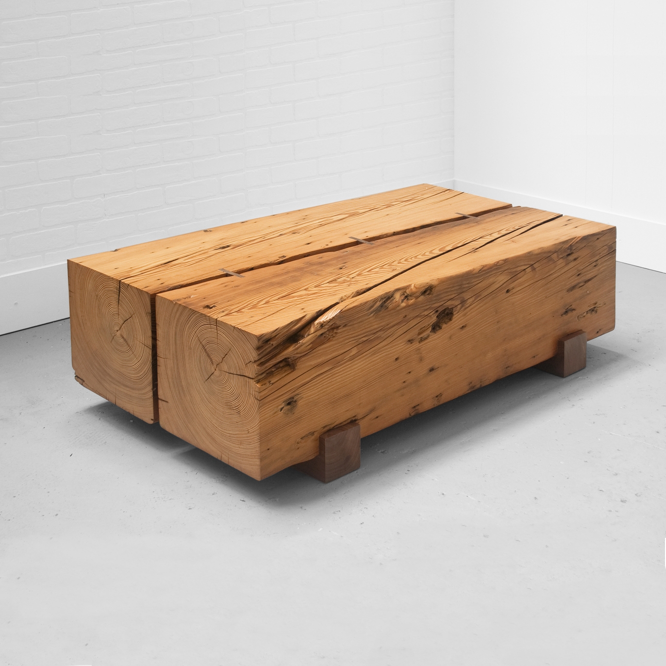 Mostra il prodotto Beam Coffee Table del produttore Uhuru Design
