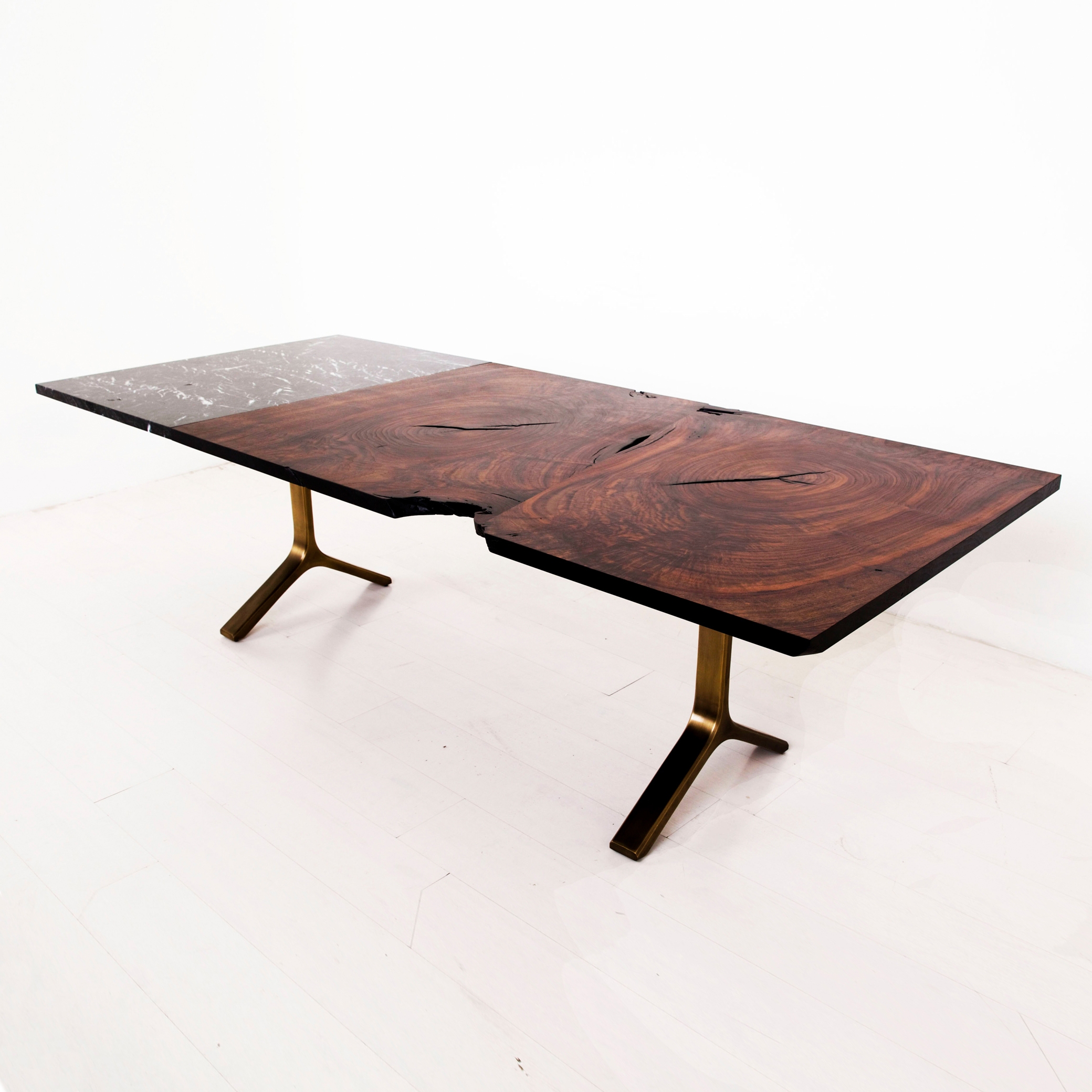 Mostrar el producto Element Slab Table del fabricante Uhuru Design
