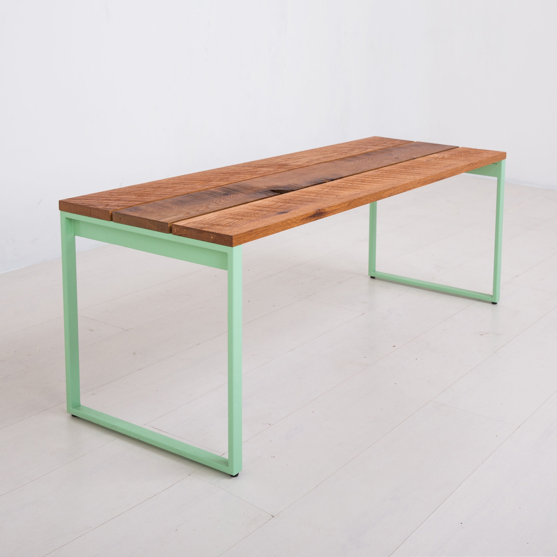 Mostra il prodotto Essentials Bench del produttore Uhuru Design