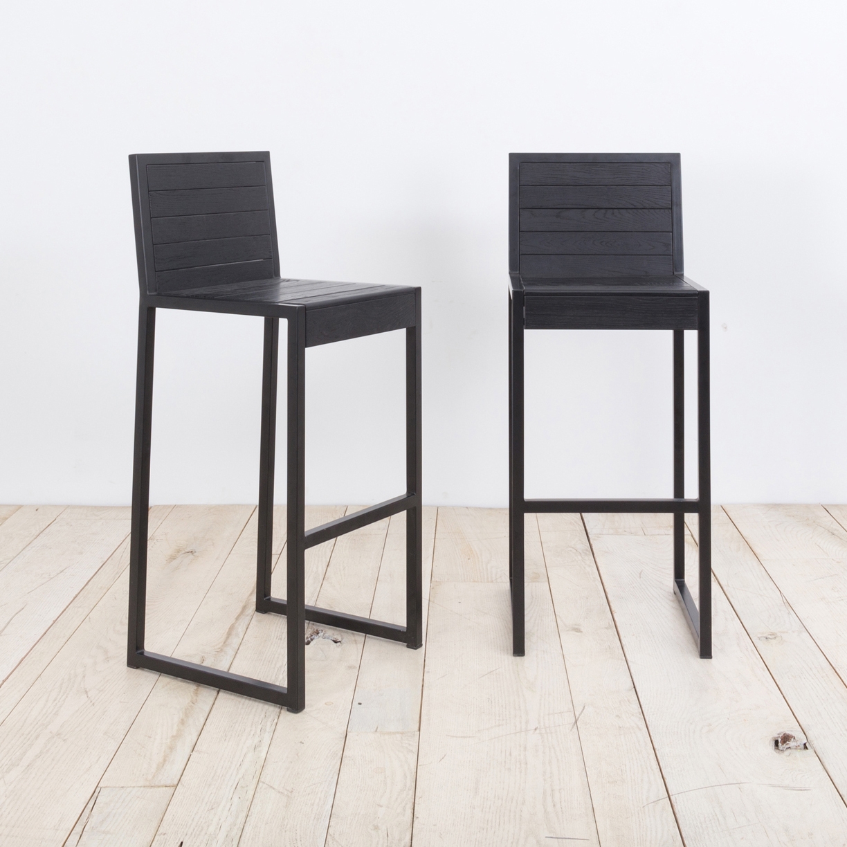Mostra il prodotto Hulihee Barstool del produttore Uhuru Design