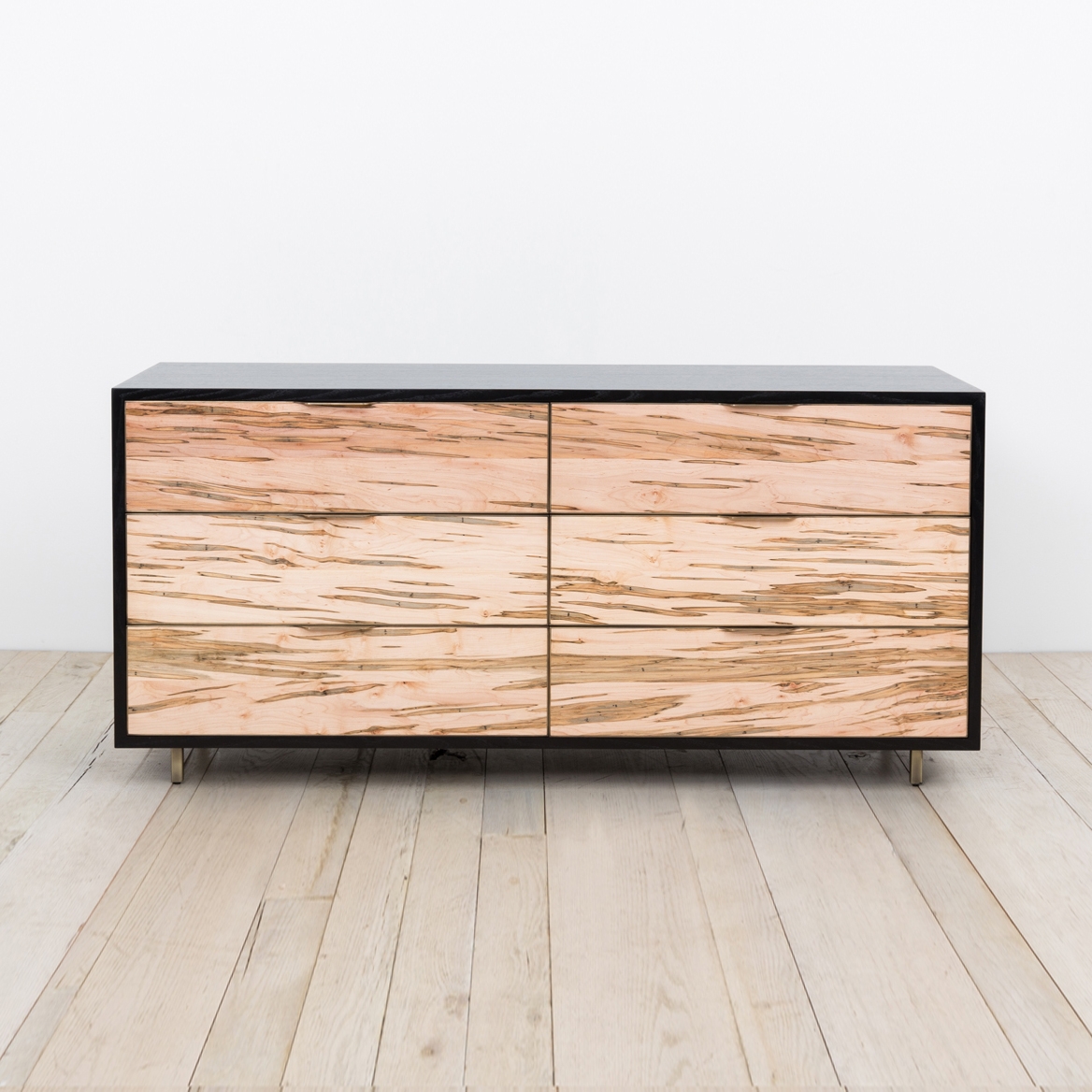 Mostra il prodotto Sutton Dresser del produttore Uhuru Design