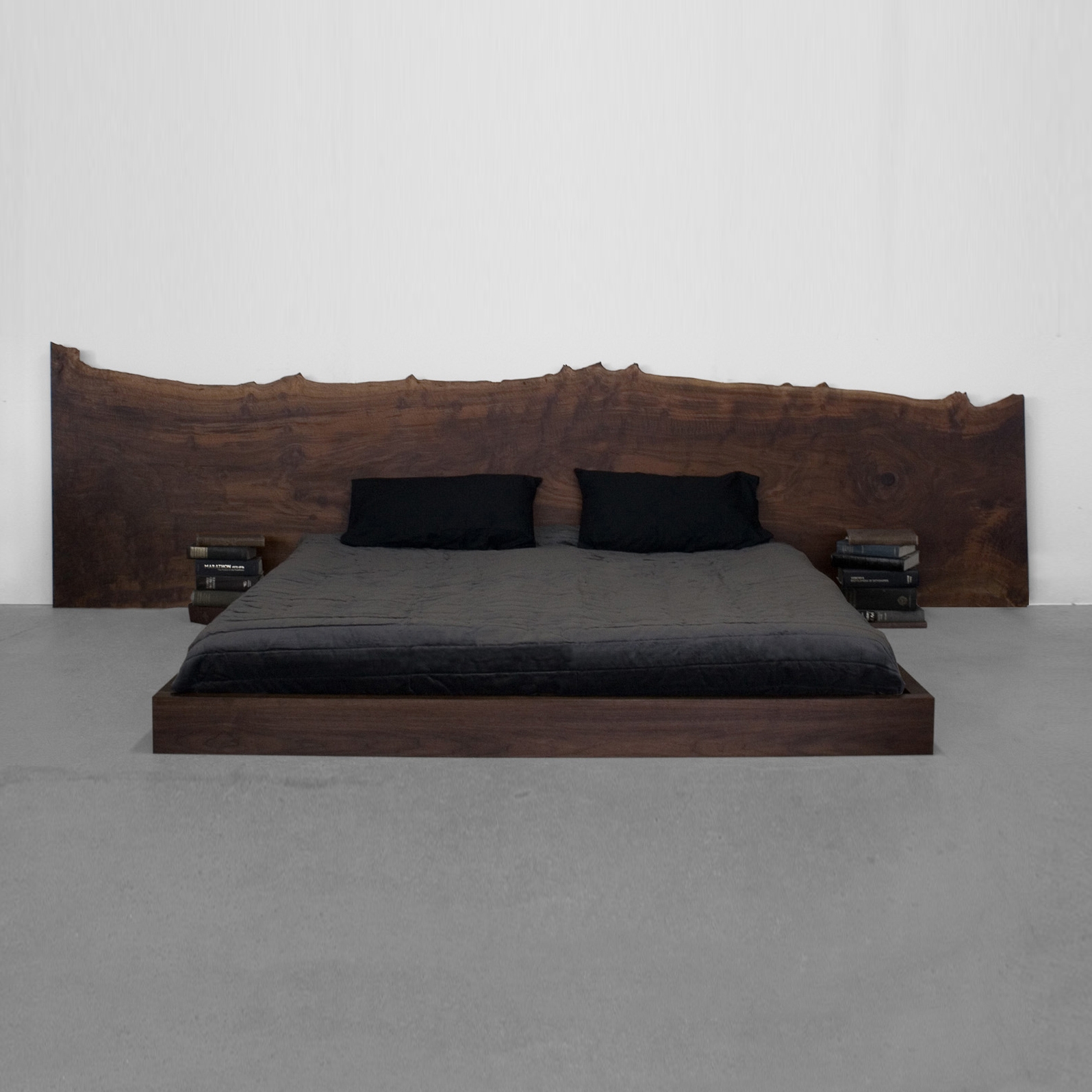 Mostra il prodotto St. Pierre Bed del produttore Uhuru Design