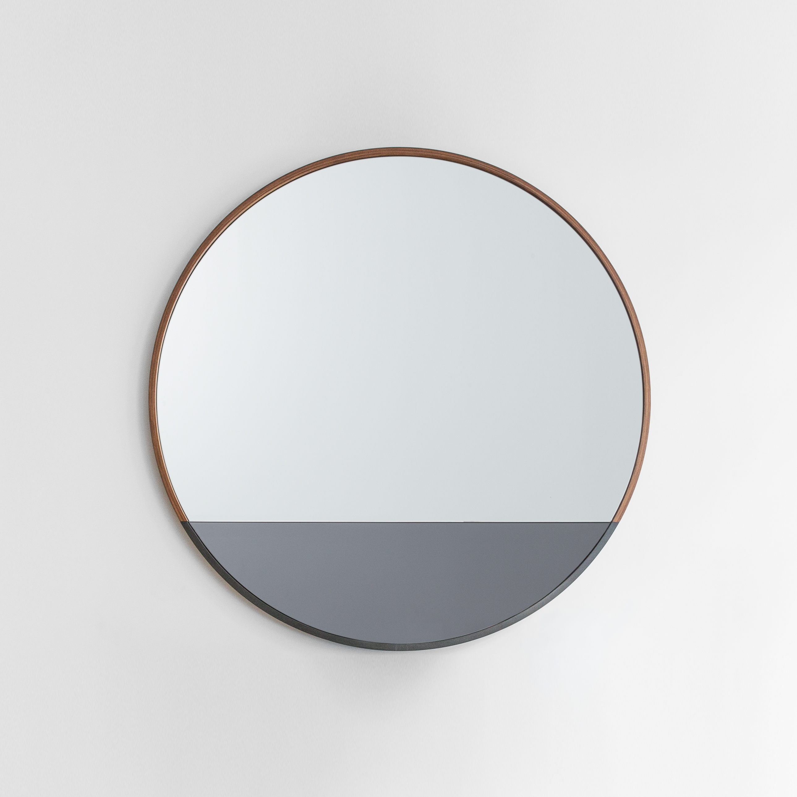 Mostrar el producto Waterline Mirror Round del fabricante Uhuru Design