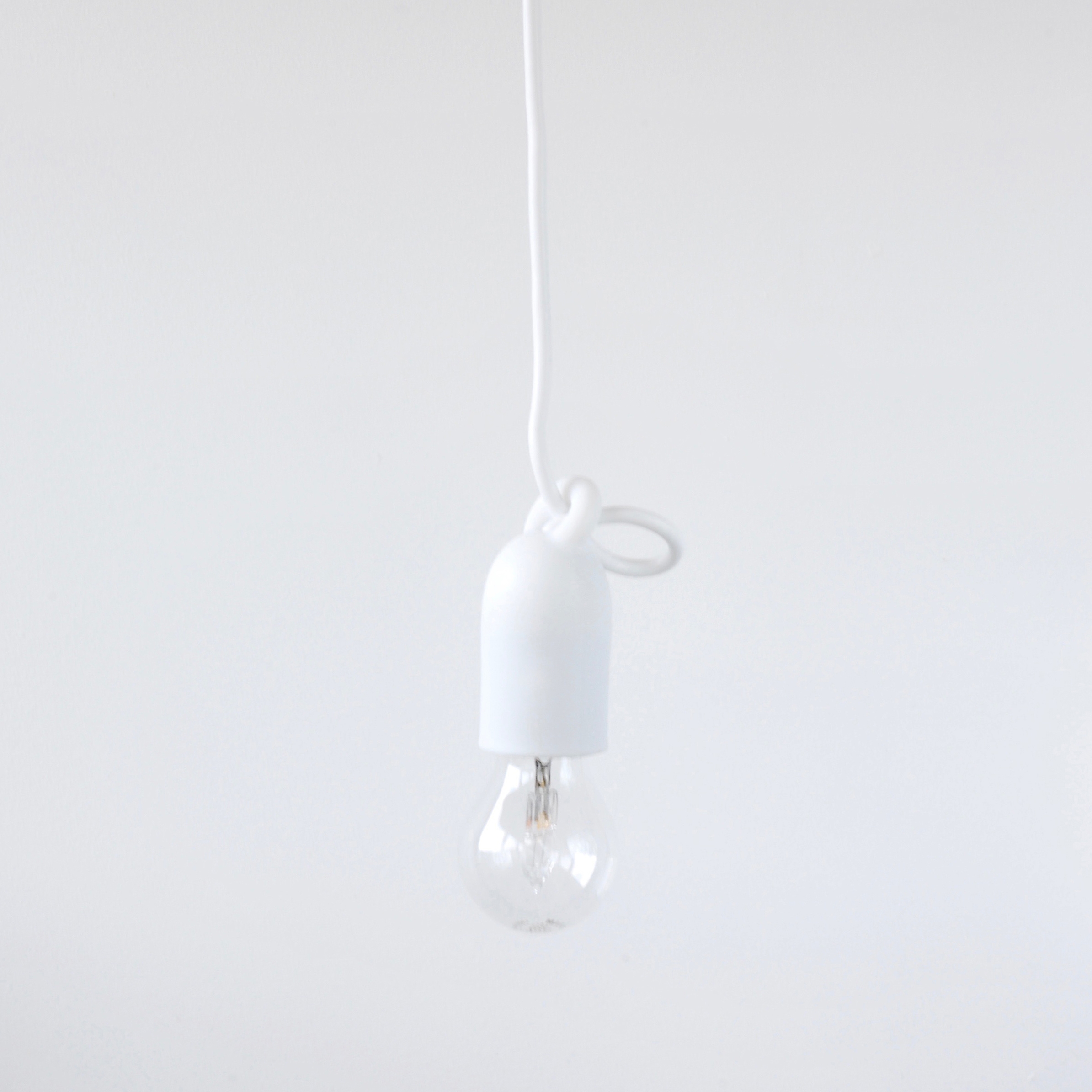 Display product Loop White from manufacturer CableCup