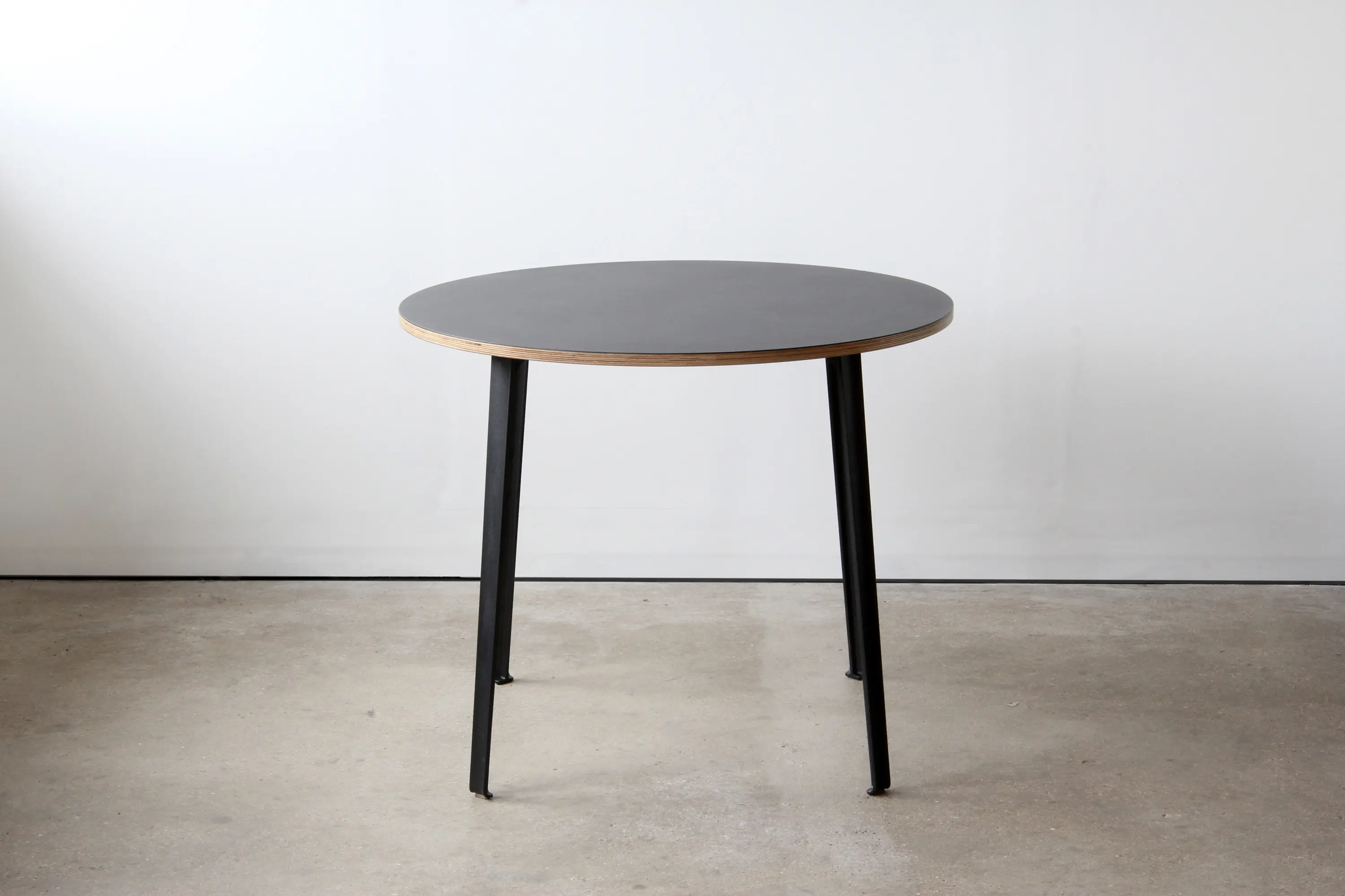 VG&P - Canteen Table Lino