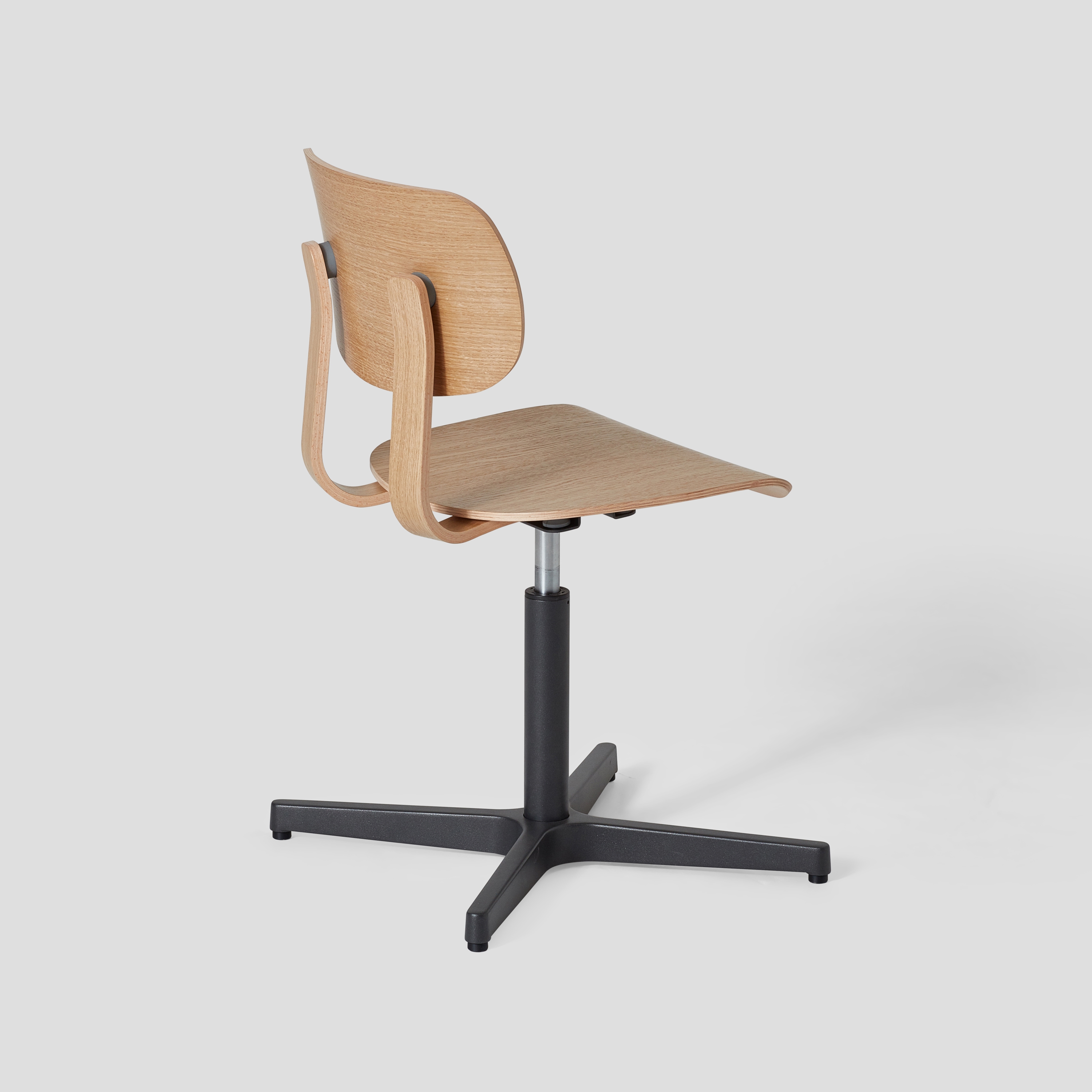 HD Chair With Pedestal