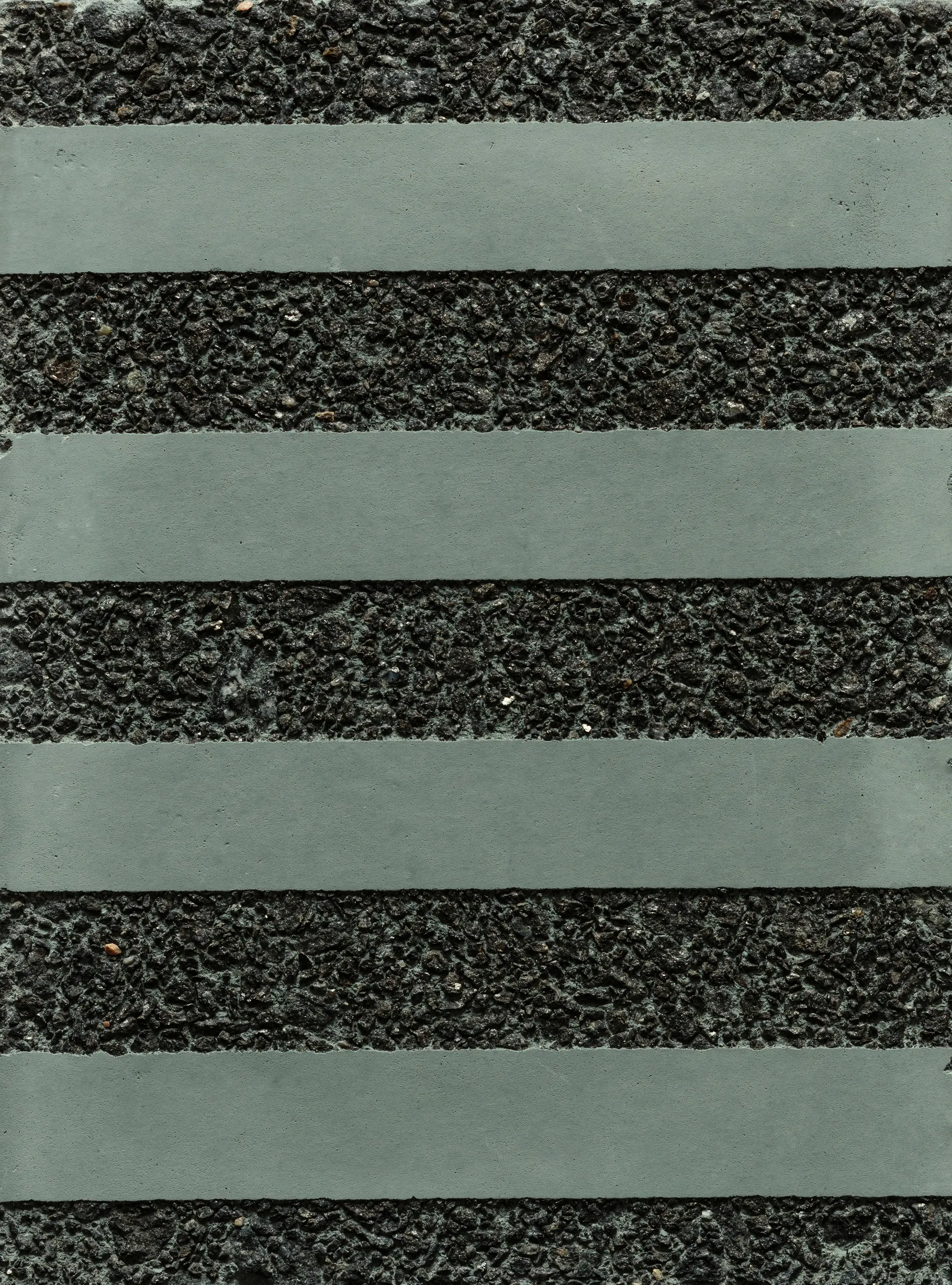Graphic Concrete - GCGeo Stripes Horizontal green cement - black aggregate