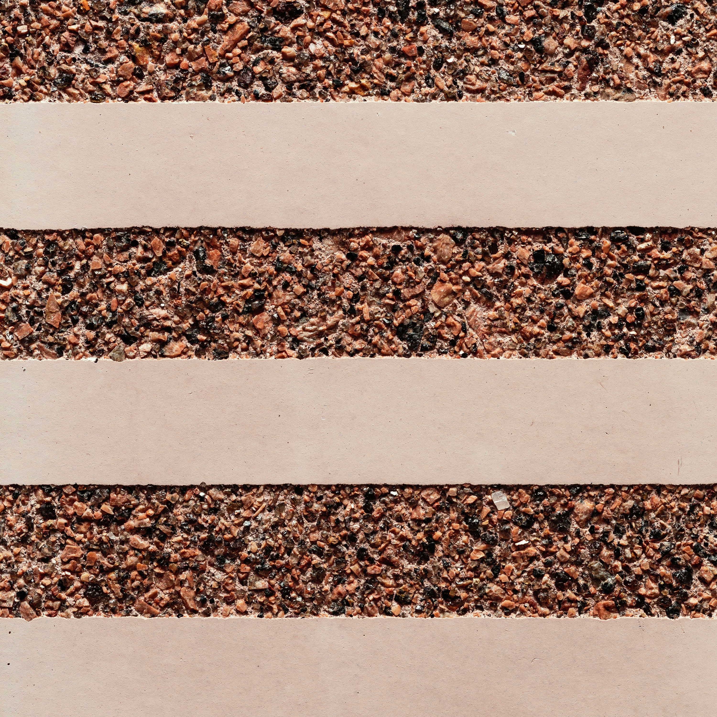 Display product GCGeo Stripes Horizontal red cement - red aggregate from manufacturer Graphic Concrete