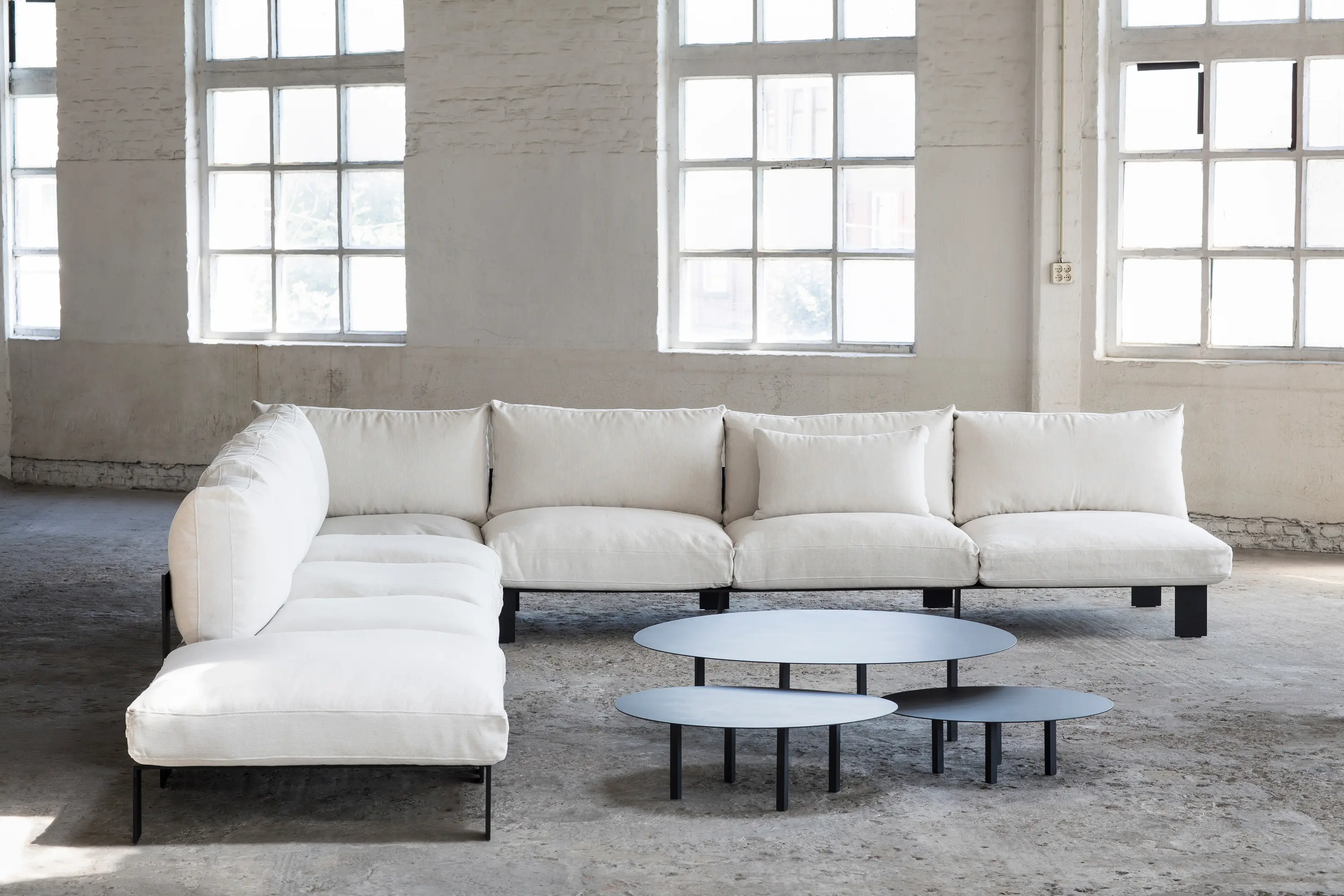 Serax - Interior Design by Bea Mombaers Small Leather Pouffe Dark Grey