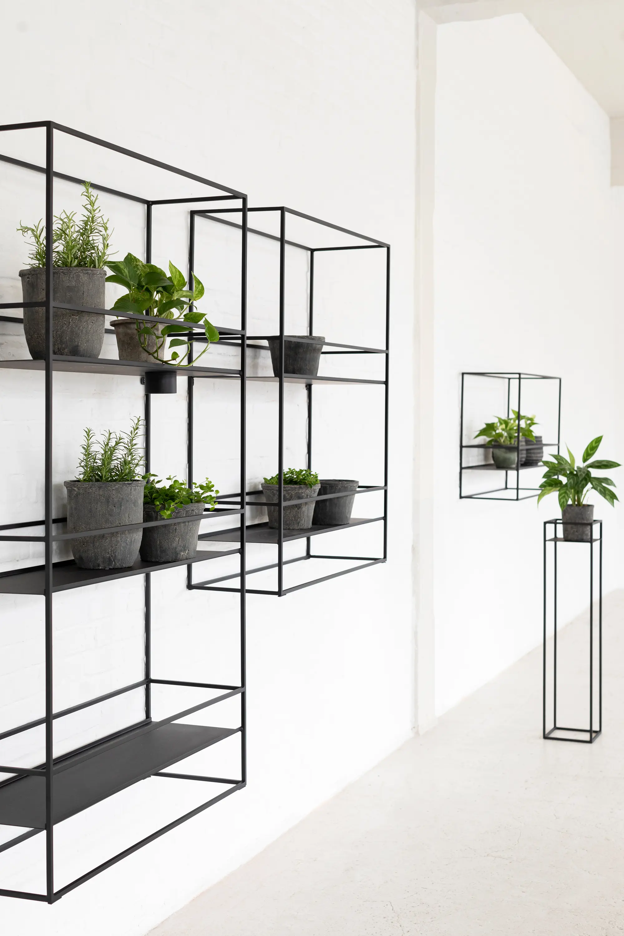 Serax - Display Shelf M Black
