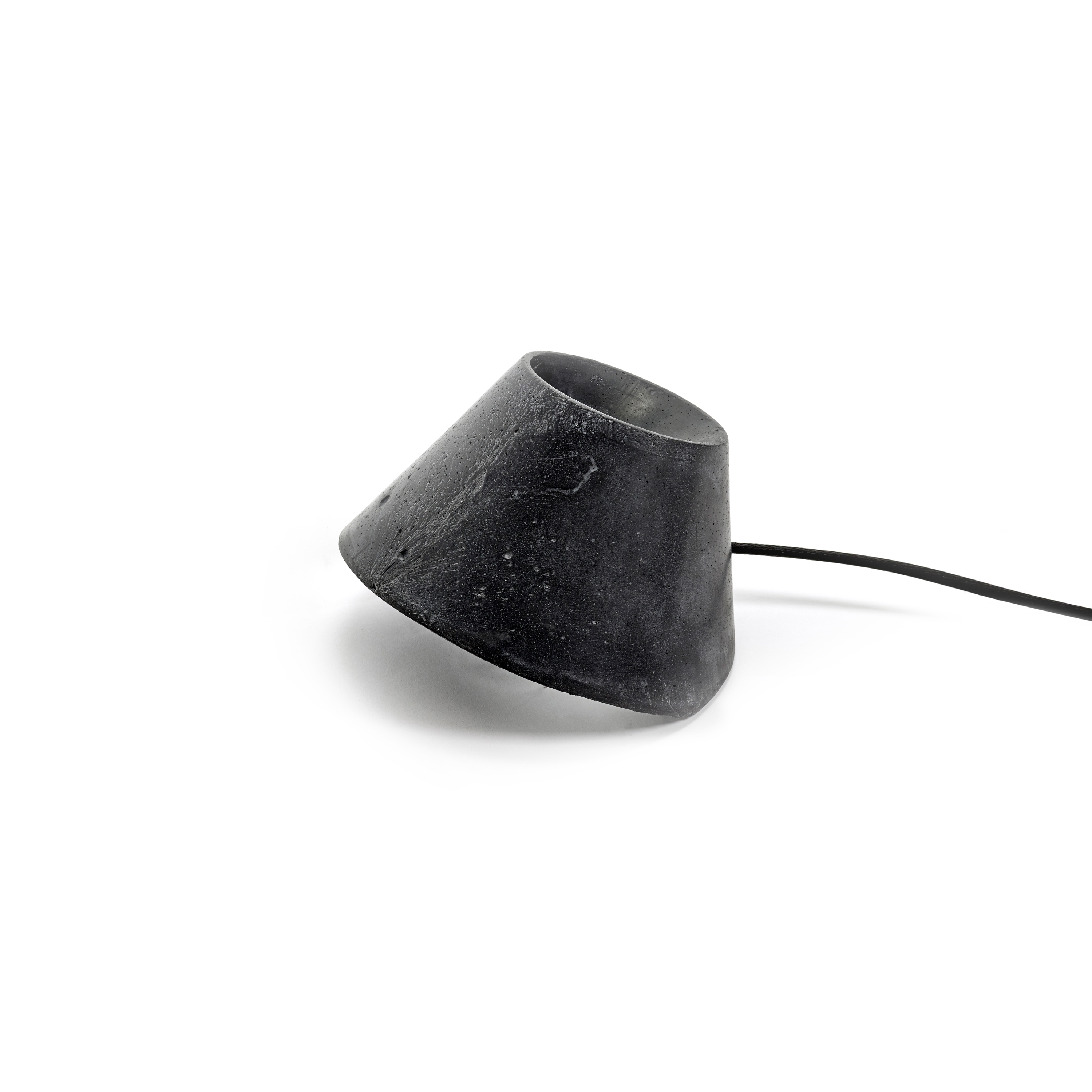 Display product Eaunophe Lamp Indoor S Black from manufacturer Serax
